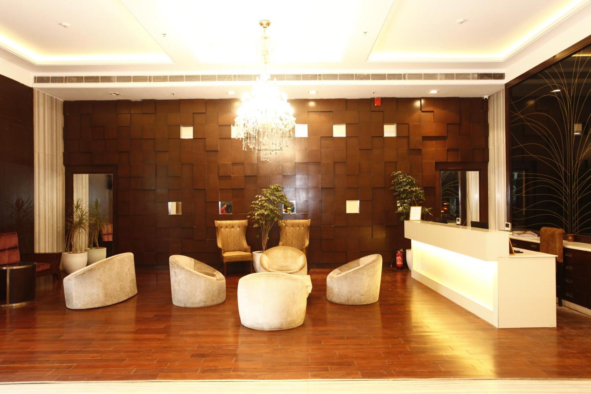 Plutos Hotel 3*
