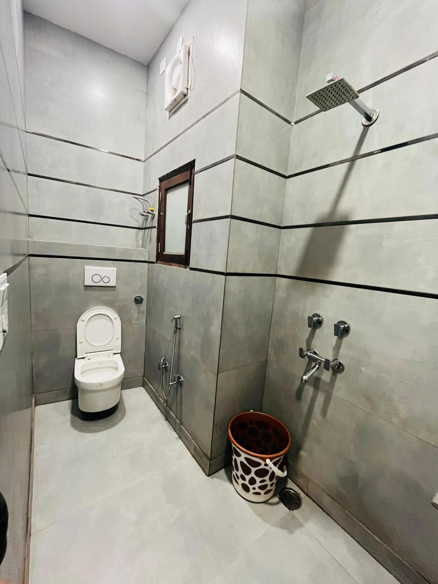 Roomshala 152 Sukoon - Ramesh Nagar Metro Station