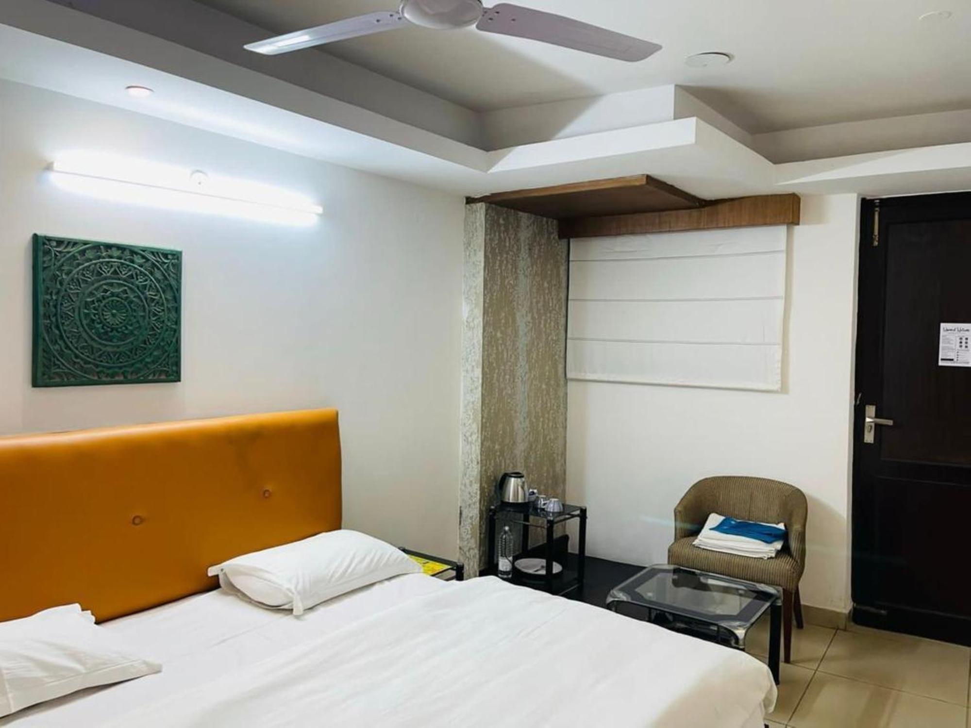Hotel Khas 4*