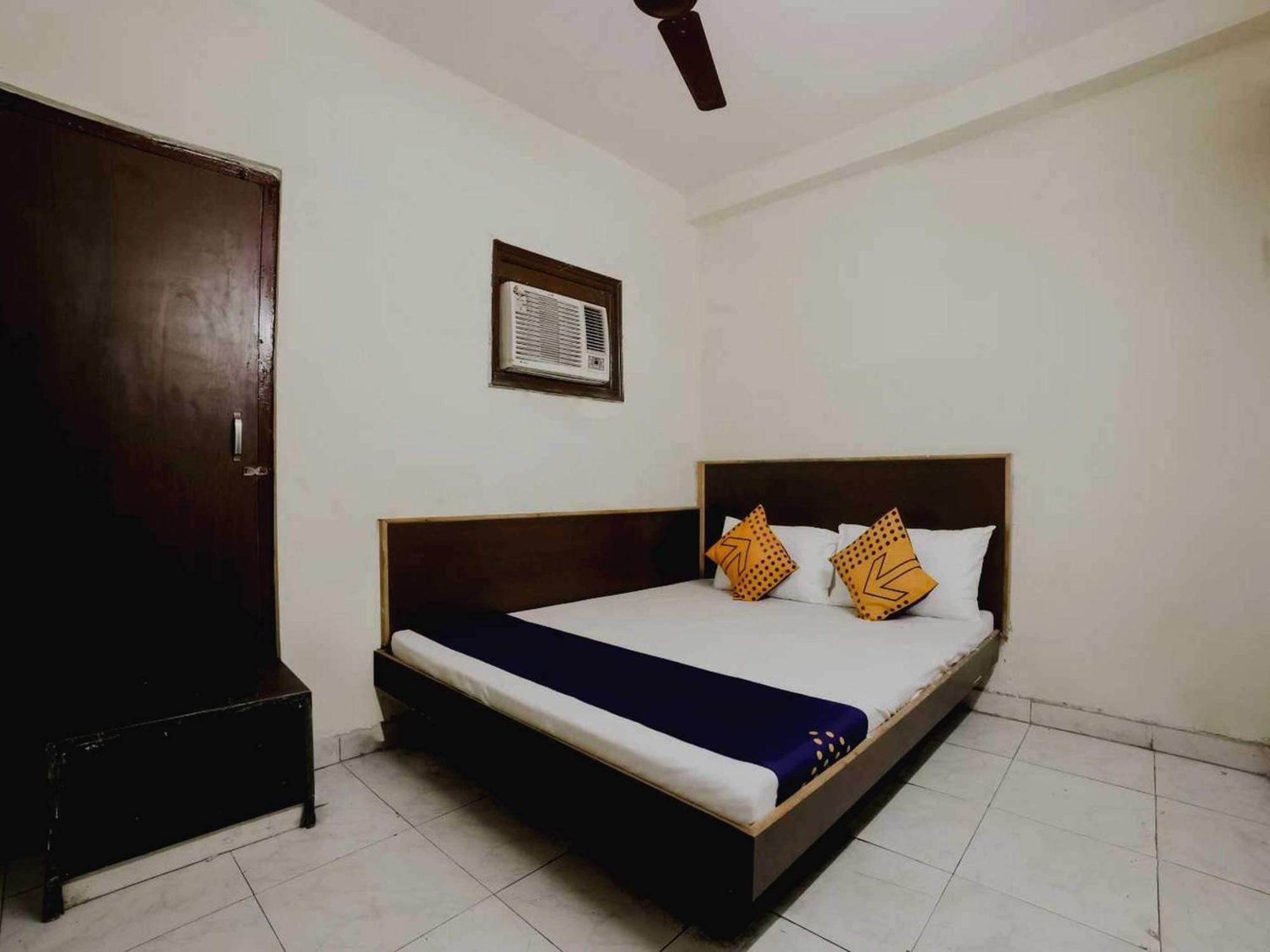 O 83552 Anchal Hotel