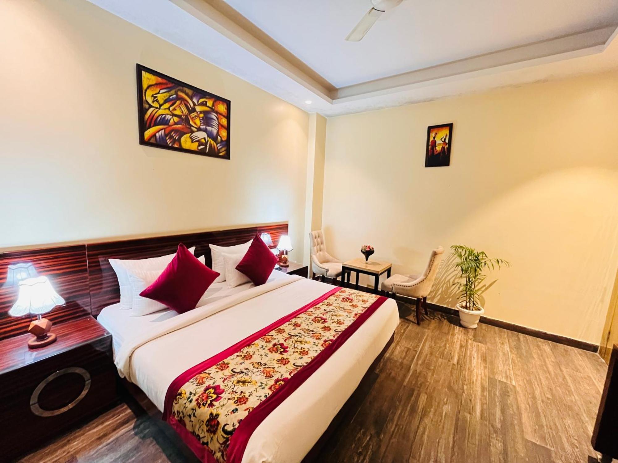 Hotel Banz Near Delhi Airport