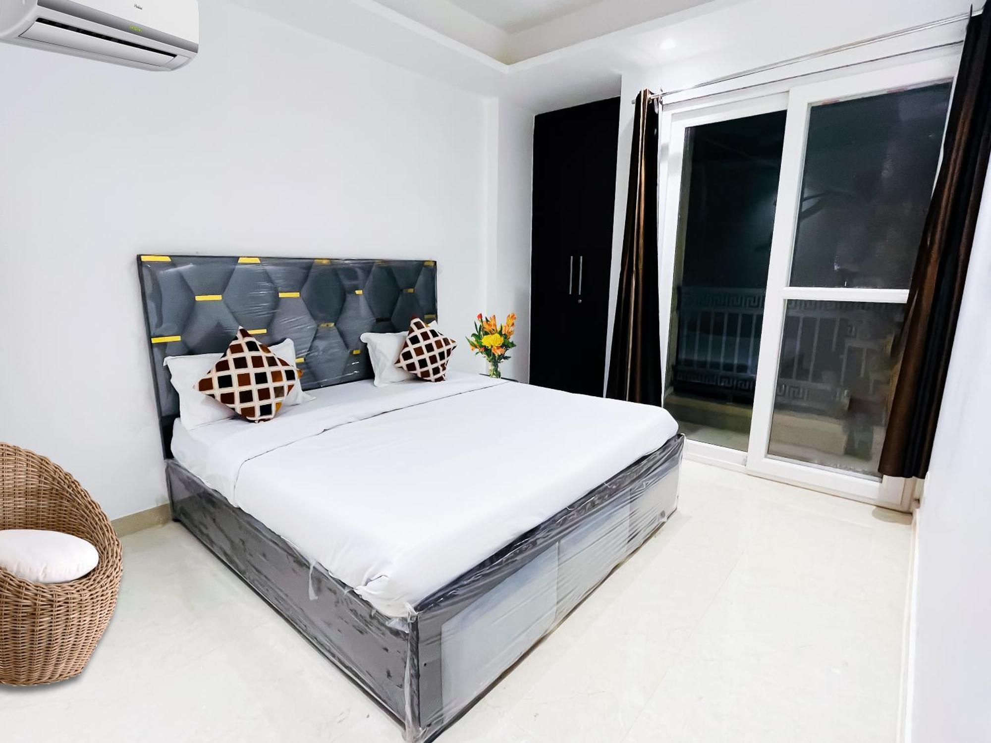Purple 24 Seven -malviya Nagar Hotel