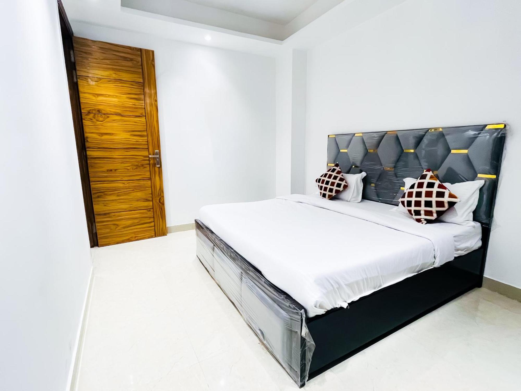 Purple 24 Seven -malviya Nagar Hotel New Delhi