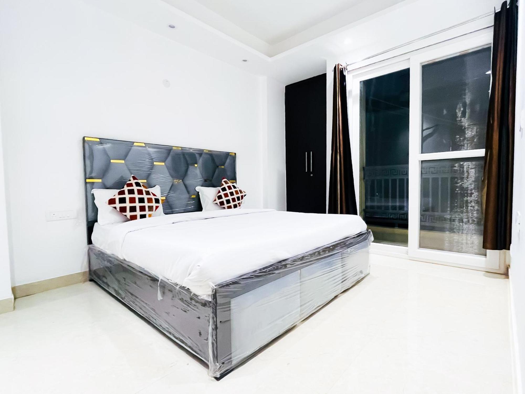 Purple 24 Seven -malviya Nagar Hotel