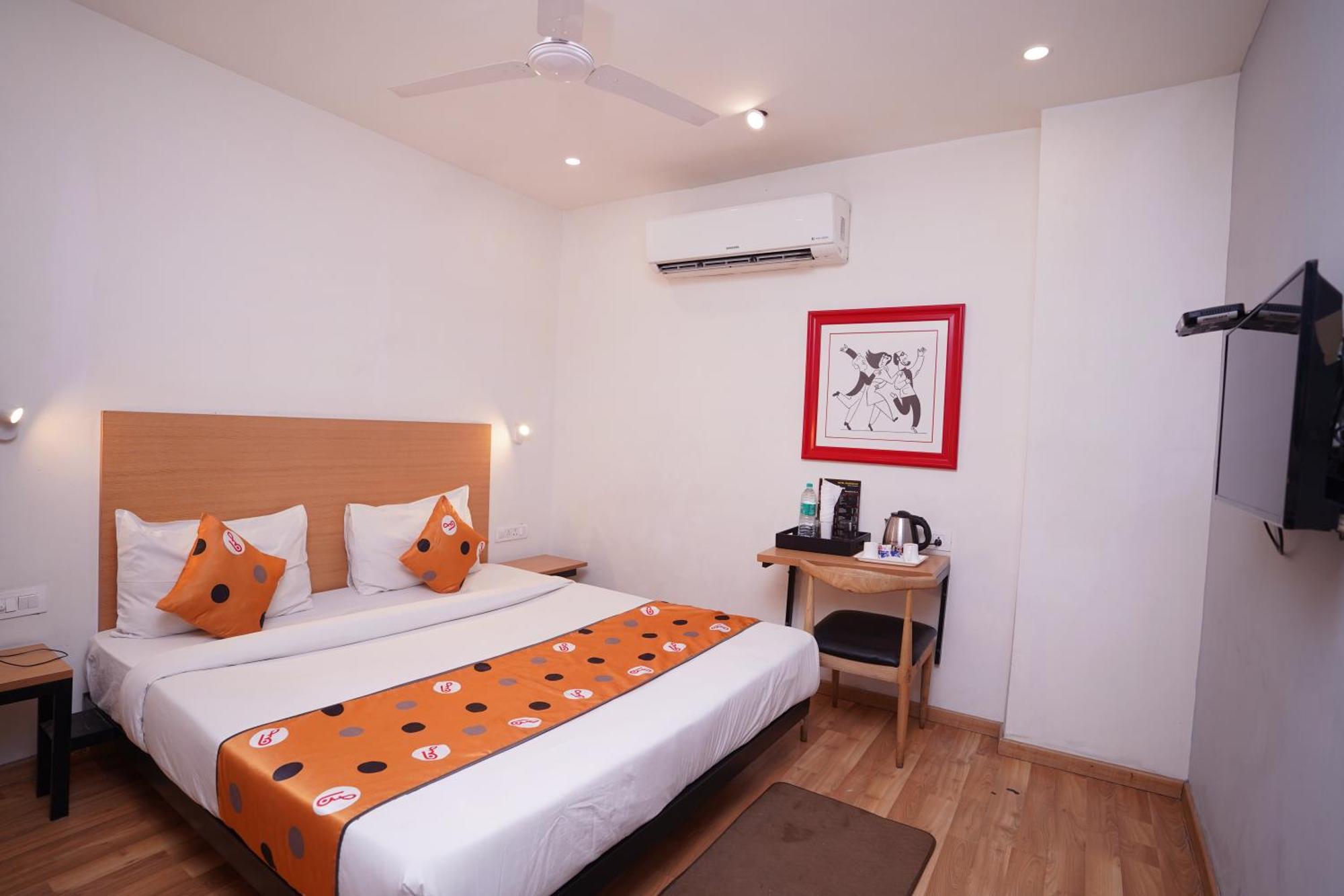 Hotel Mira Residency- Outer Ring Road, Paschim Vihar 3*