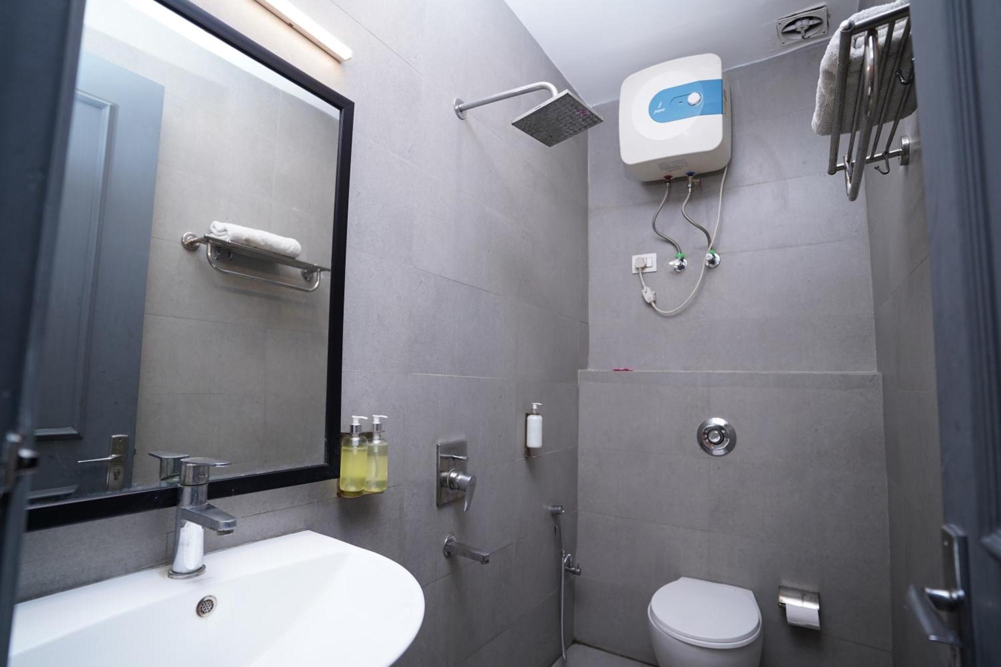Mira Residency- Outer Ring Road, Paschim Vihar Hotel 3*