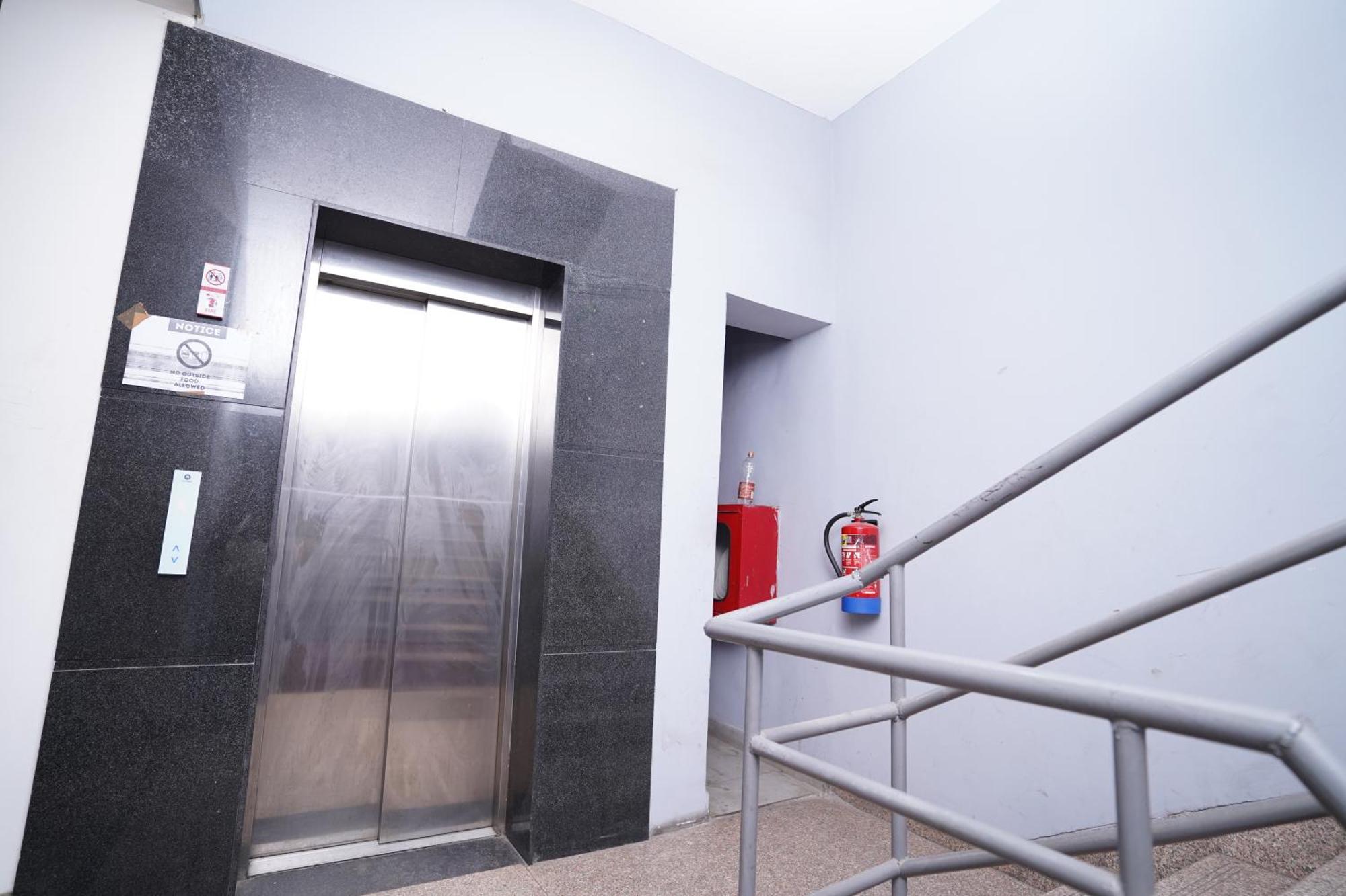 Mira Residency- Outer Ring Road, Paschim Vihar Hotel