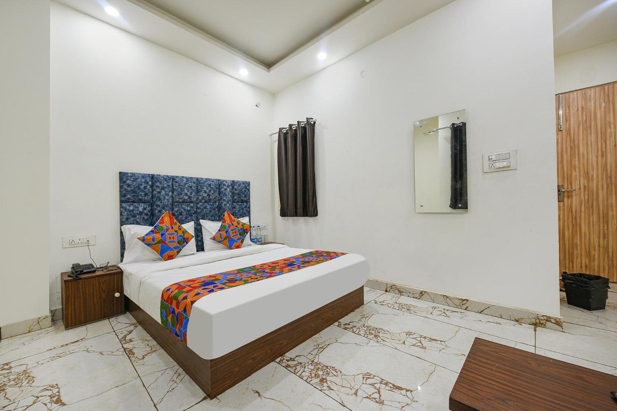Fabexpress Divya Hotel New Delhi