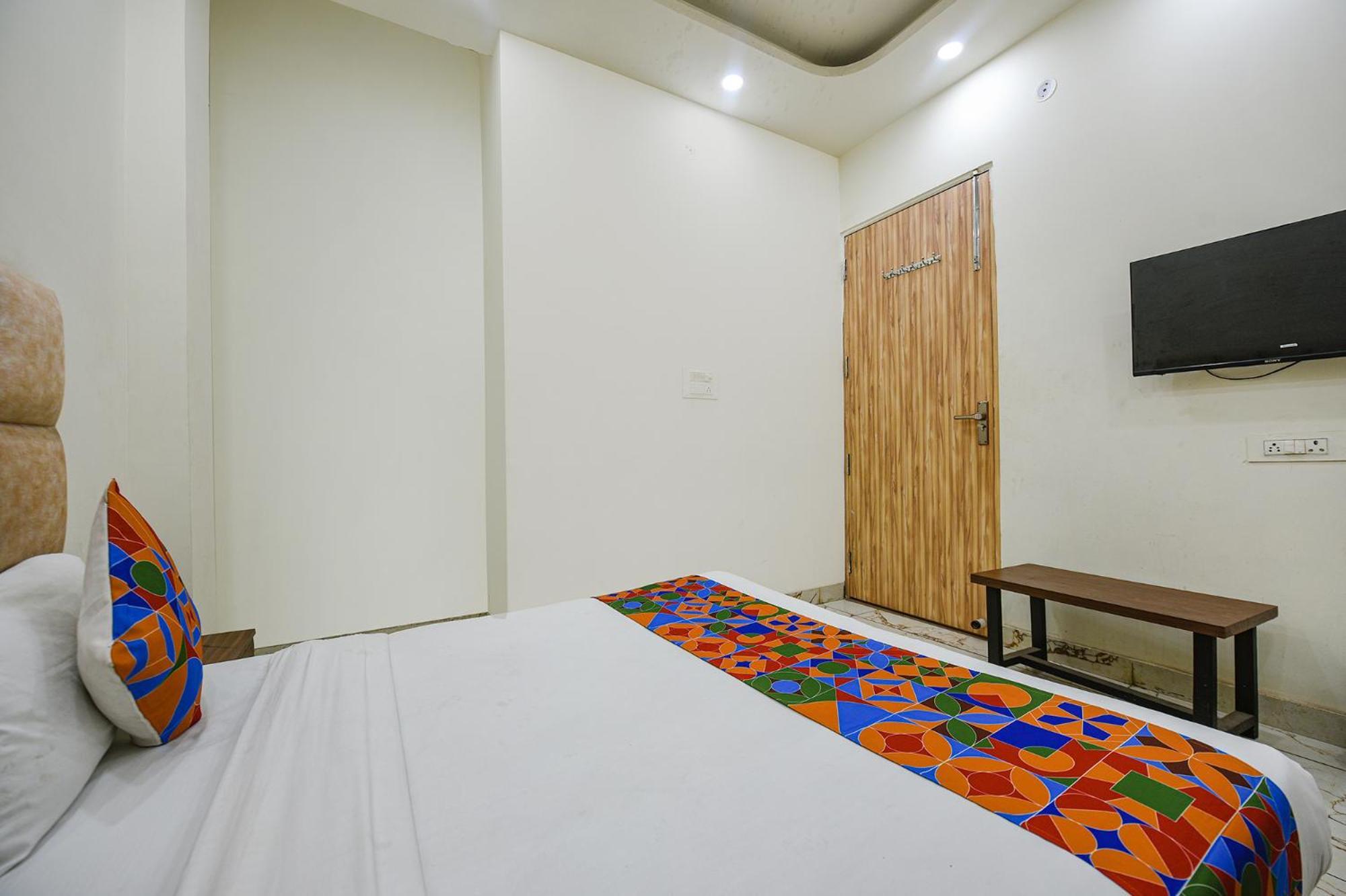 Fabexpress Divya Hotel New Delhi