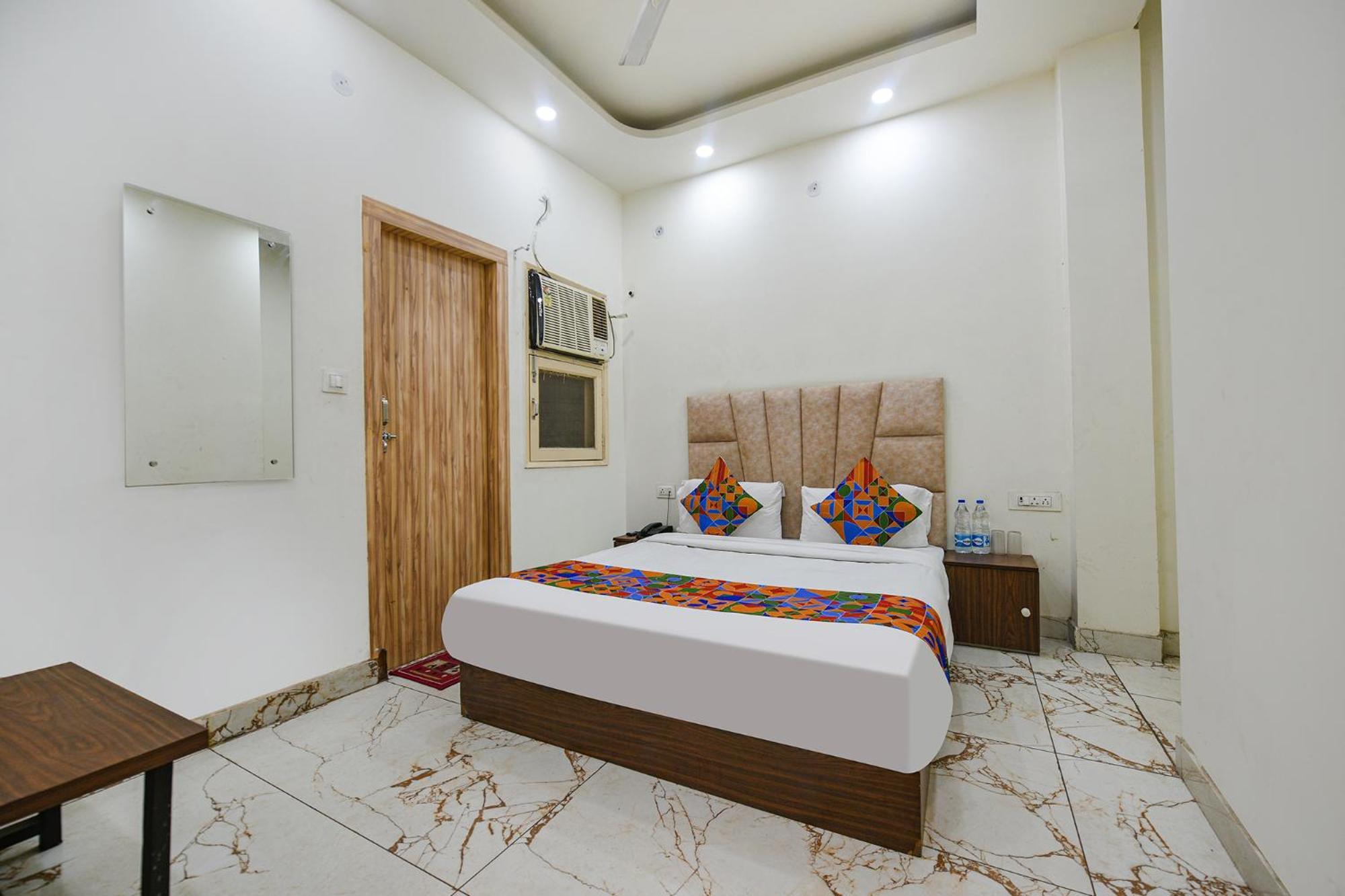 Fabexpress Divya Hotel