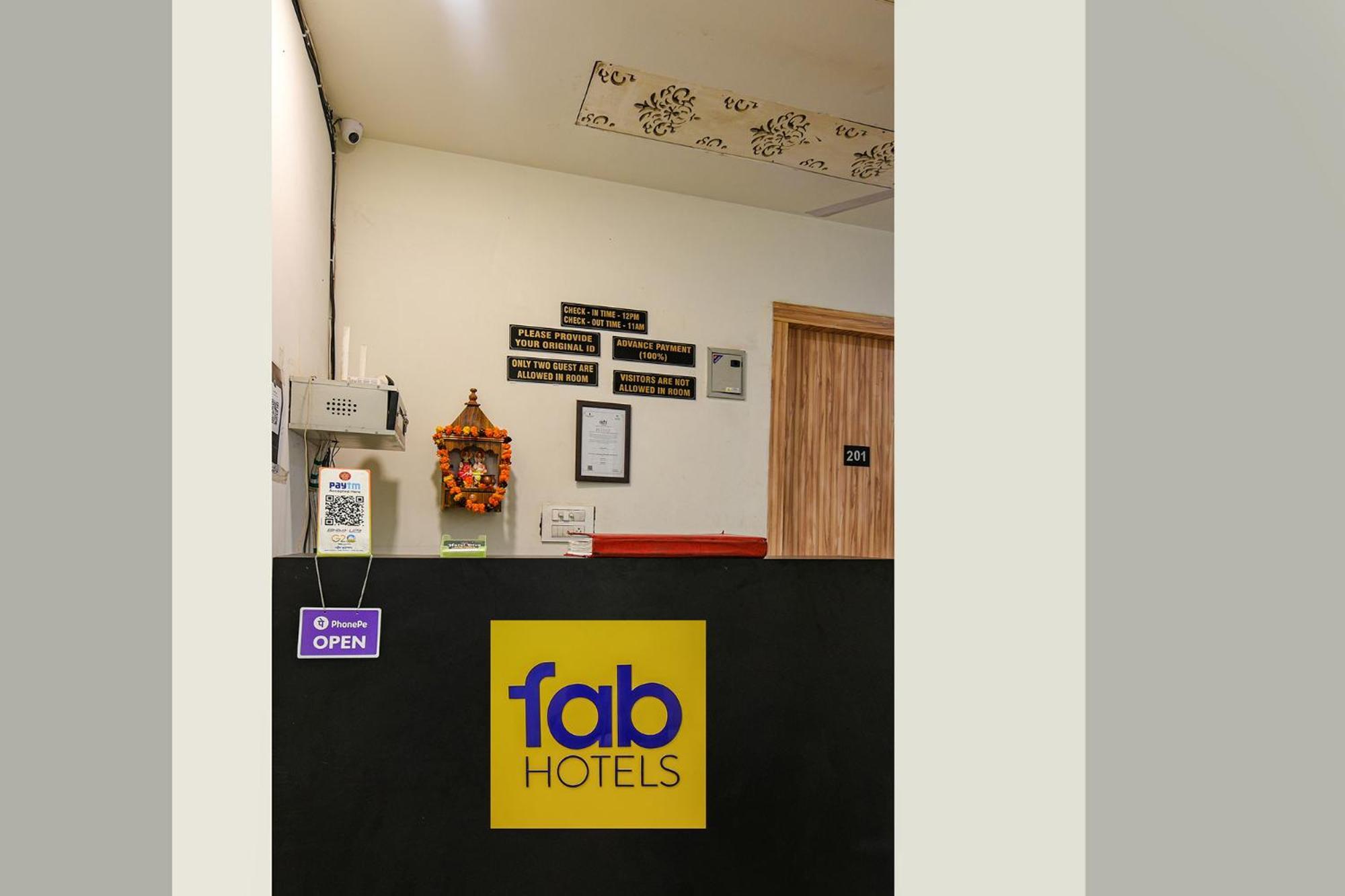 Fabexpress Divya Hotel