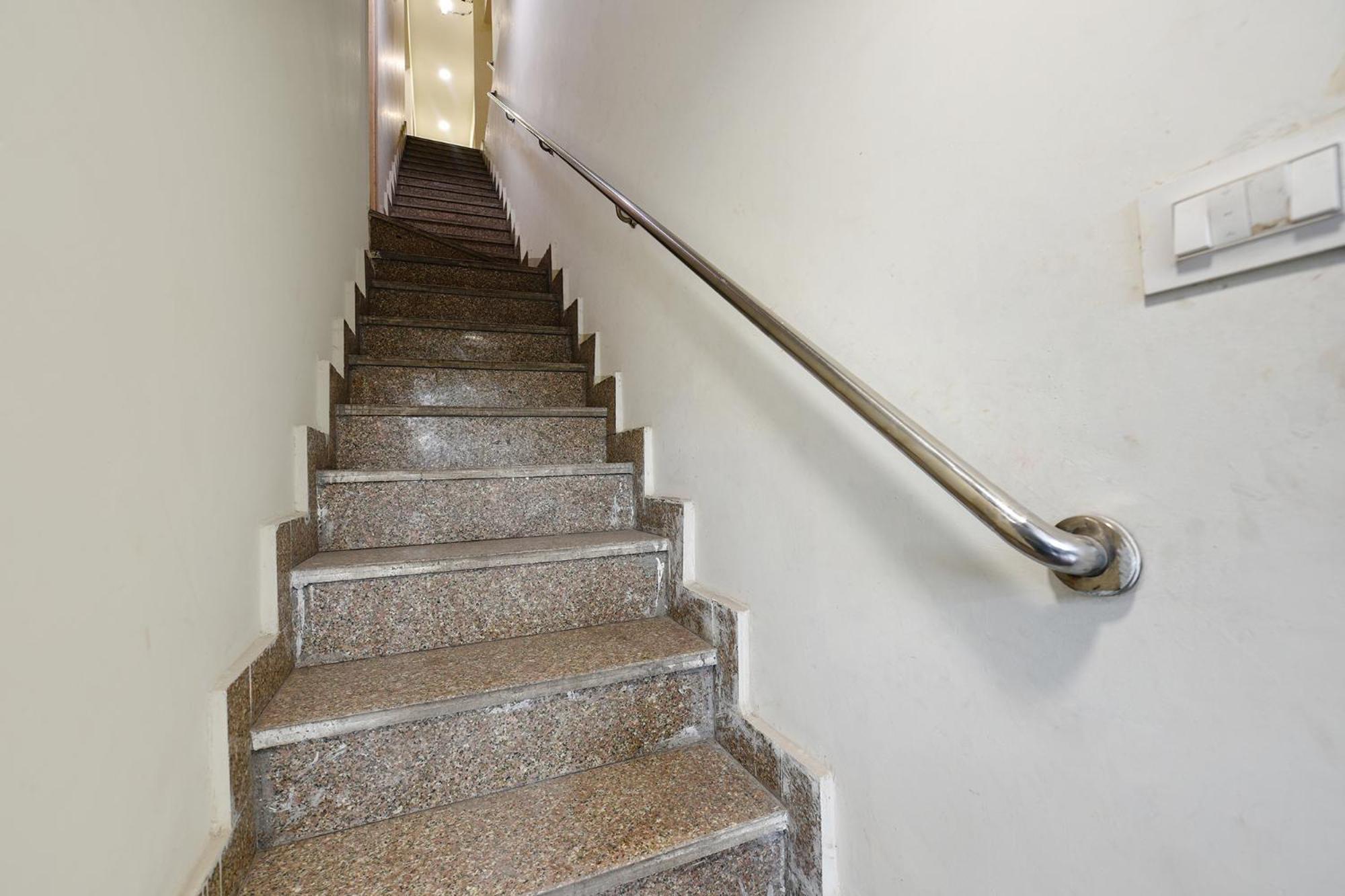 Hotel Fabexpress Divya