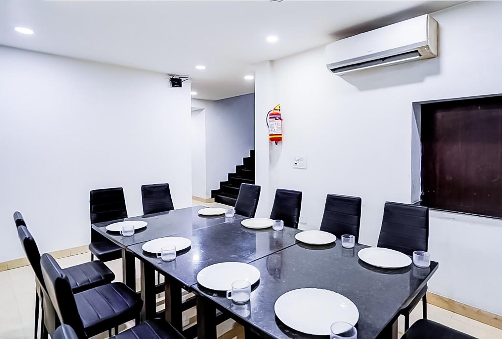 Hotel Family - Shalimarbagh 4*