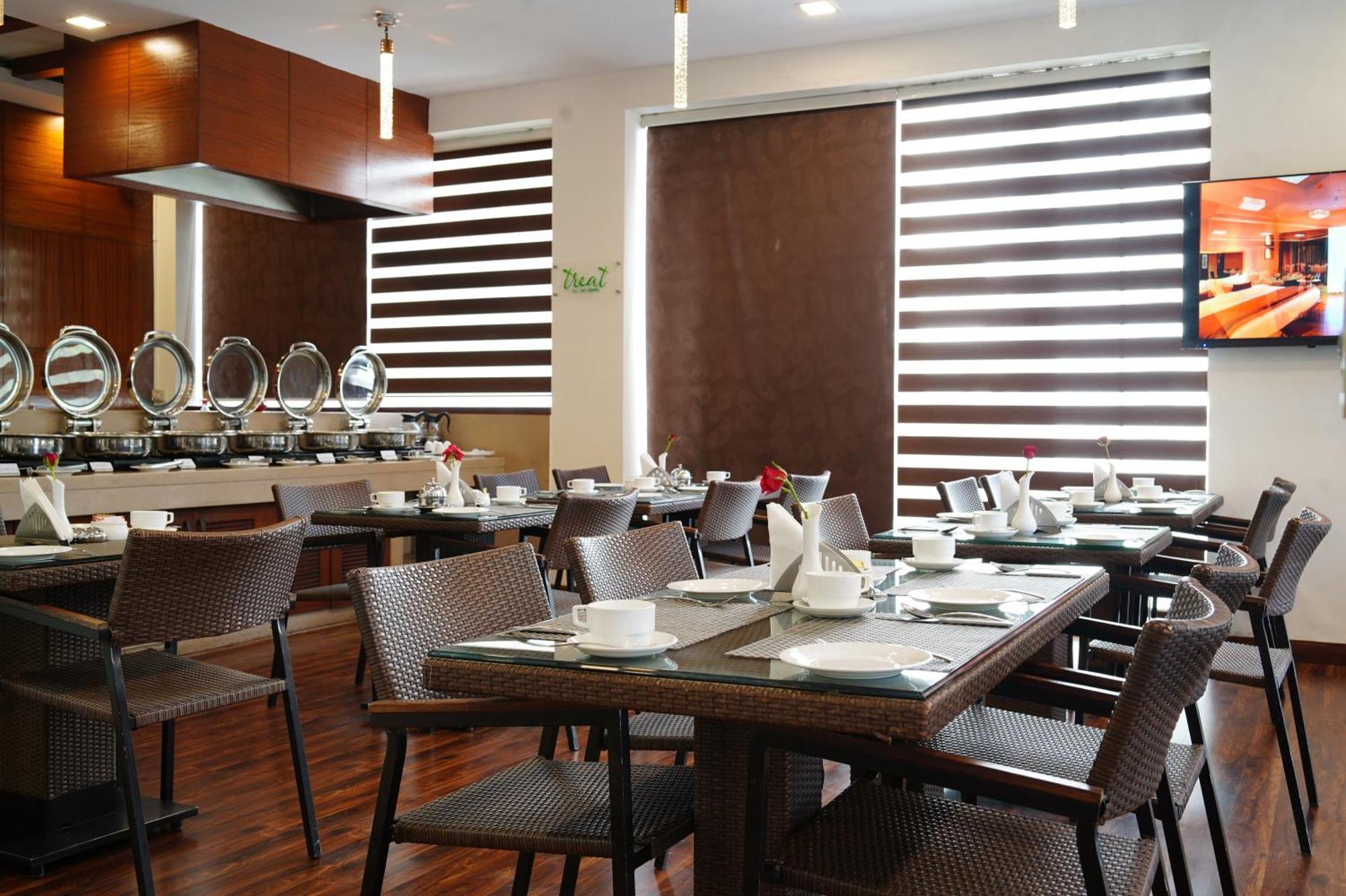 Zip By Spree Delhi Greater Kailash Hotel 3*