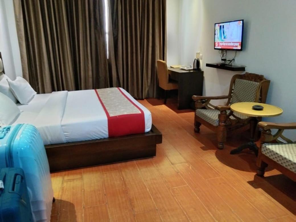 Zenith Mahipalpur - Free Parking New Delhi