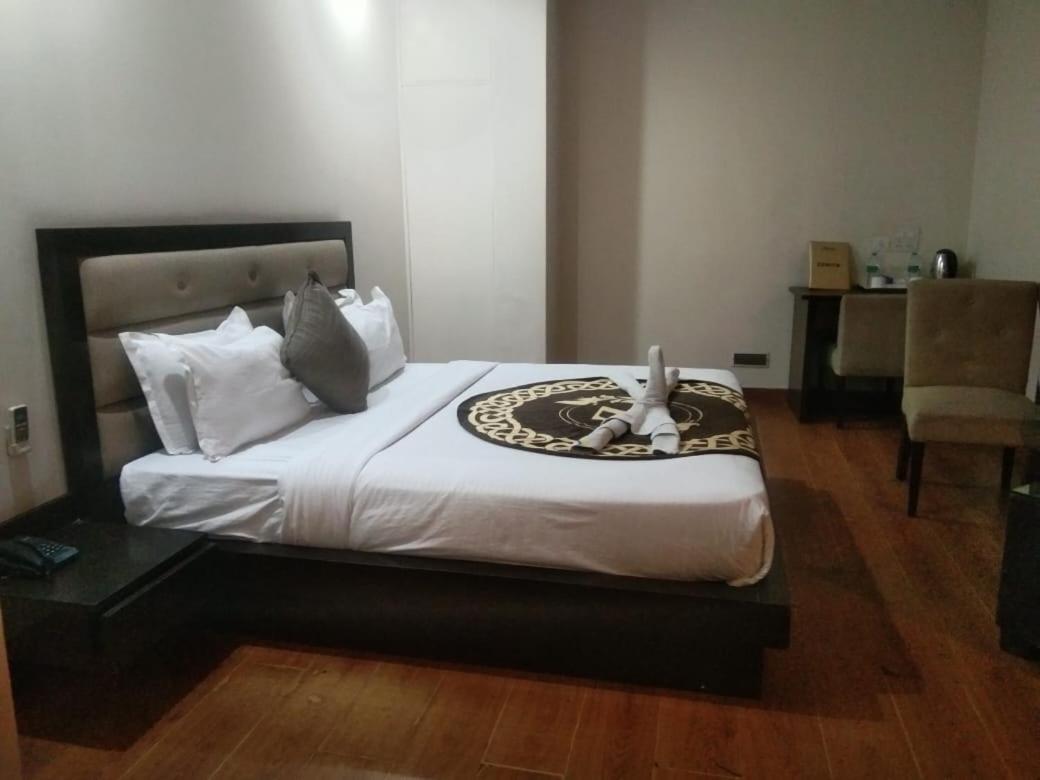 Zenith Mahipalpur - Free Parking Hotel