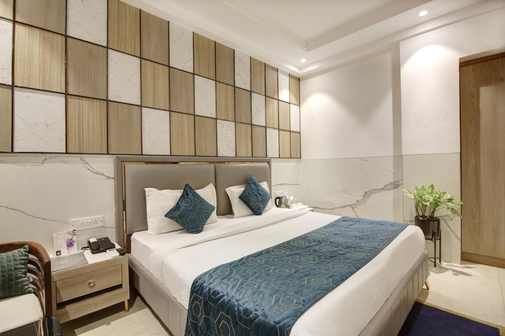 Delhi 37 Near - Delhi Airport Hotel 3*