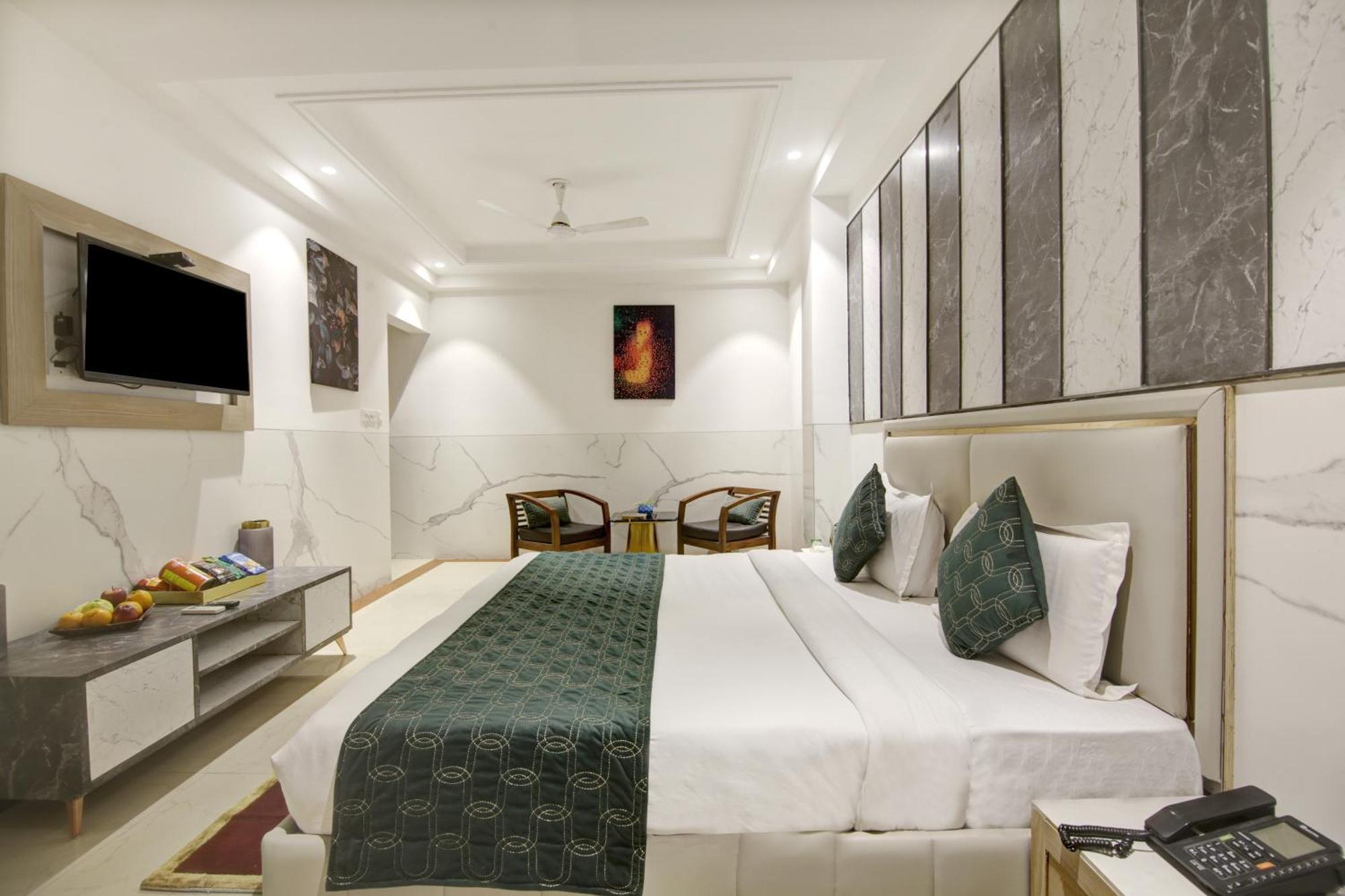 Hotel Delhi 37 Near - Delhi Airport New Delhi
