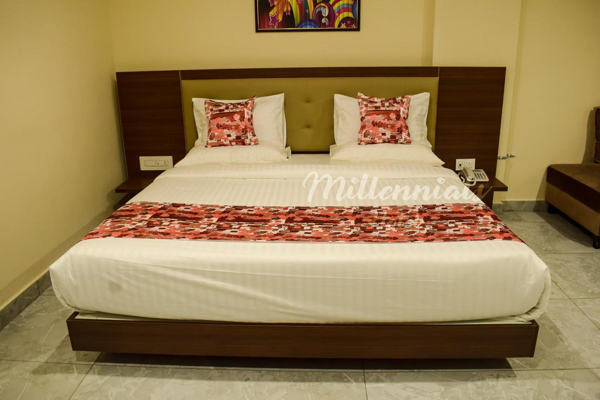 Hotel S R Plaza At Delhi Airport