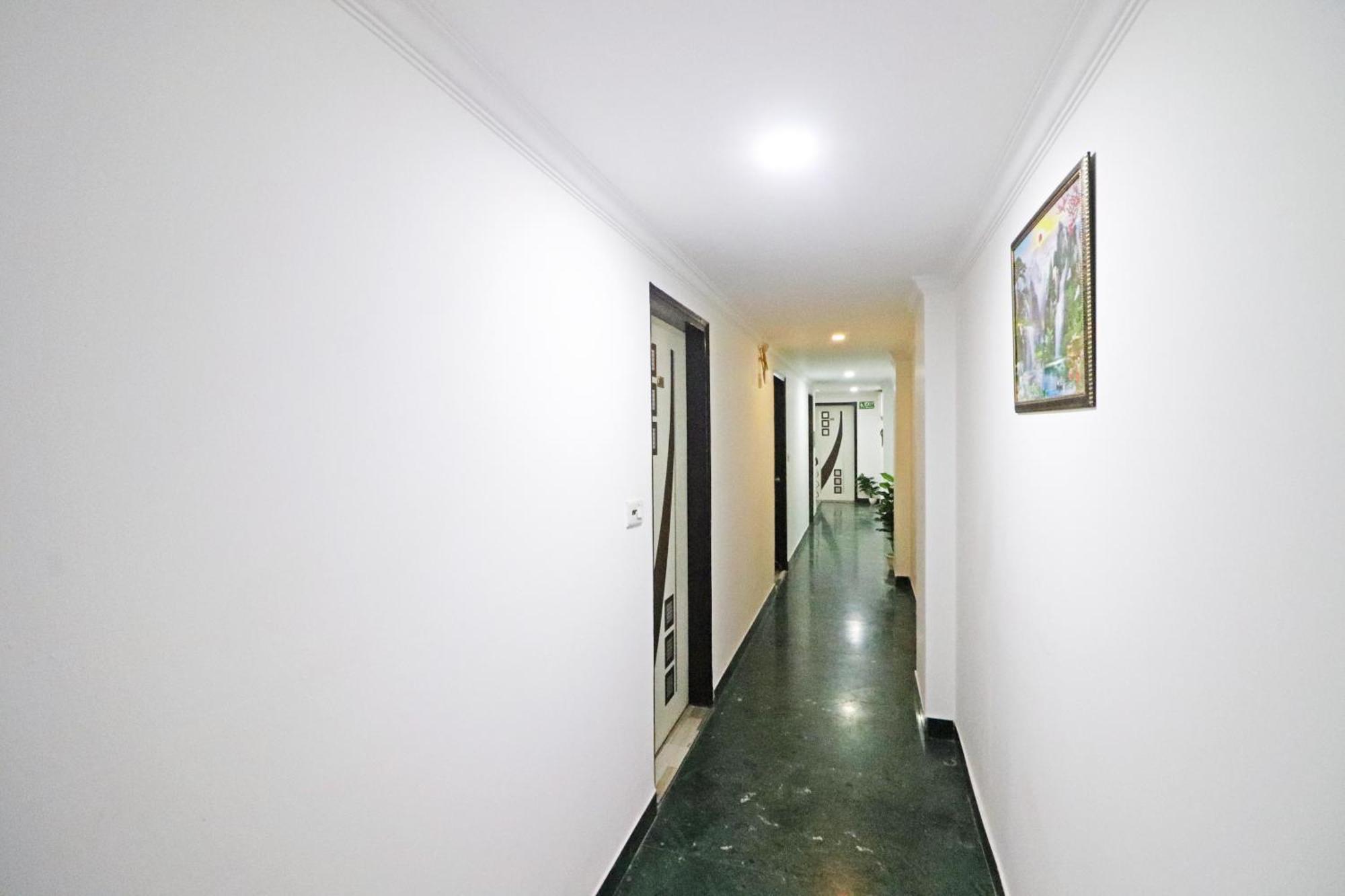 Clink Airport House -new Delhi 3*