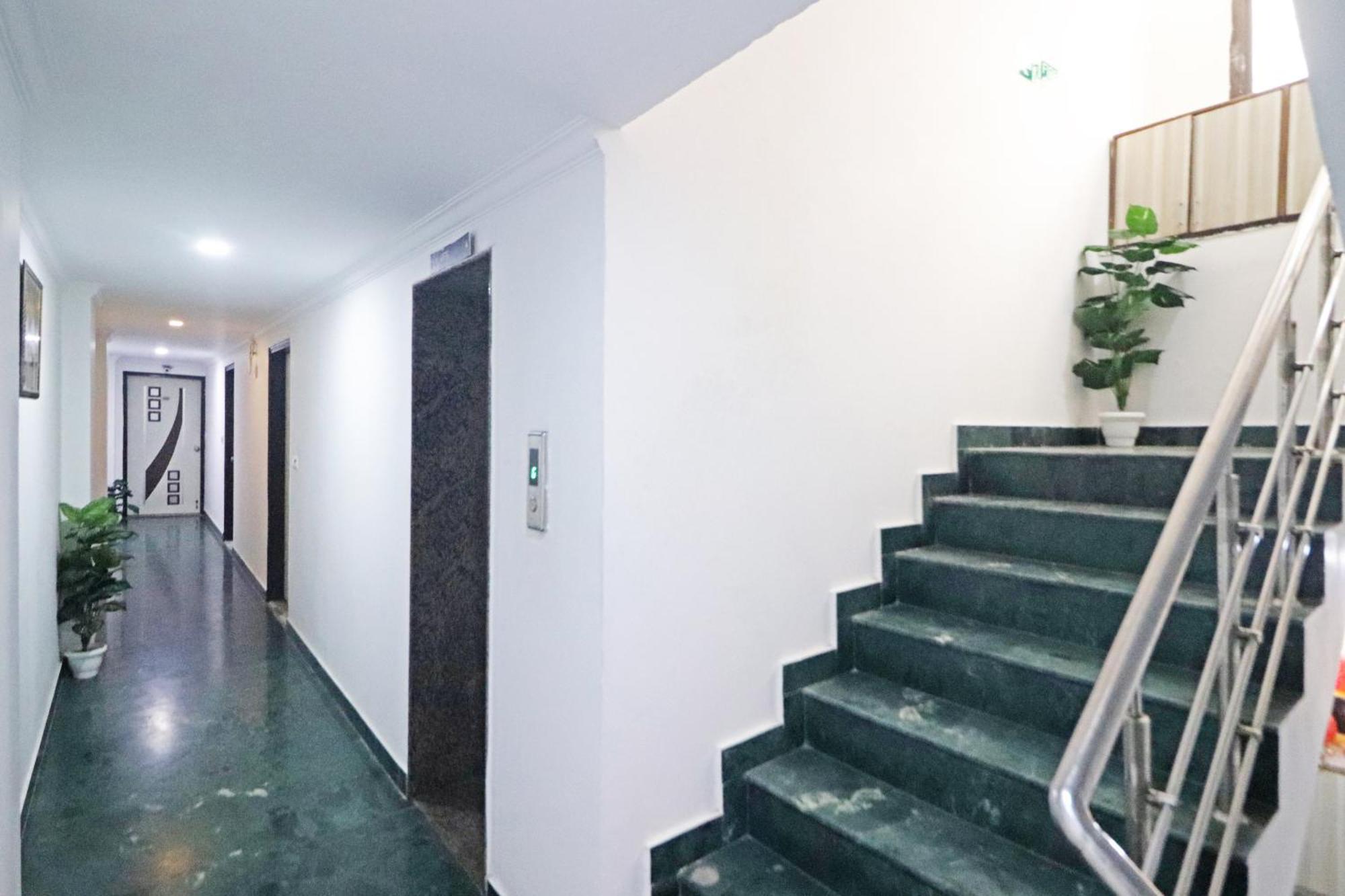 Hotel Clink Airport House -new Delhi 3*