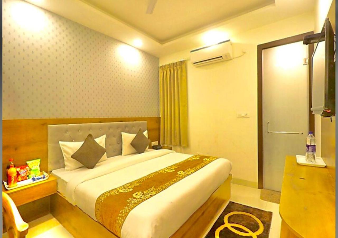 Galaxy Near Delhi International Airport 4* New Delhi