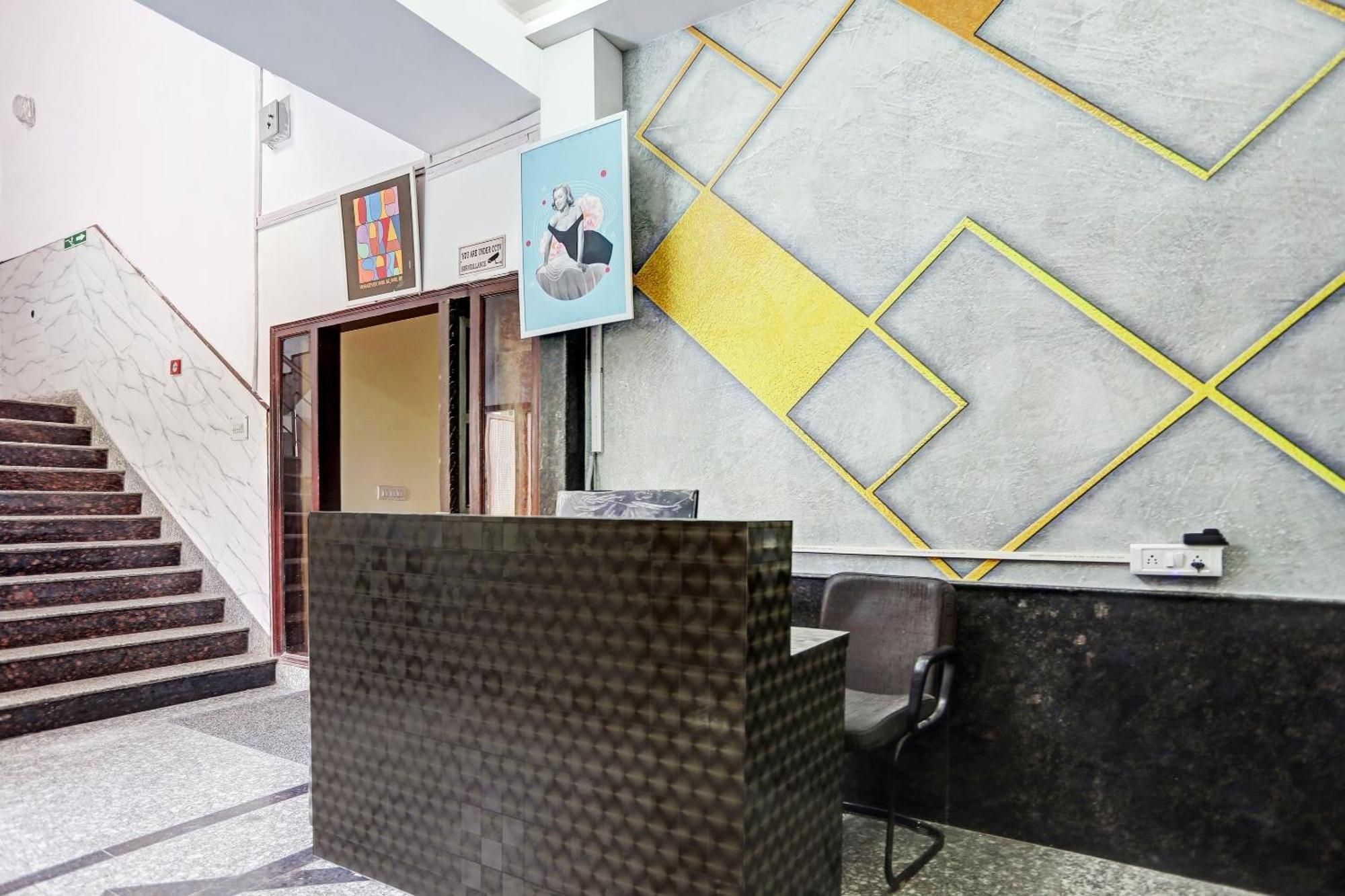 Townhouse Prakash Continental Near Netaji Subhash Place Metro Station Hotel