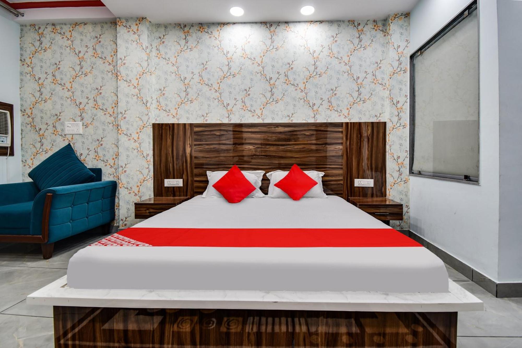 Oyo Flagship The Flaurish New Delhi
