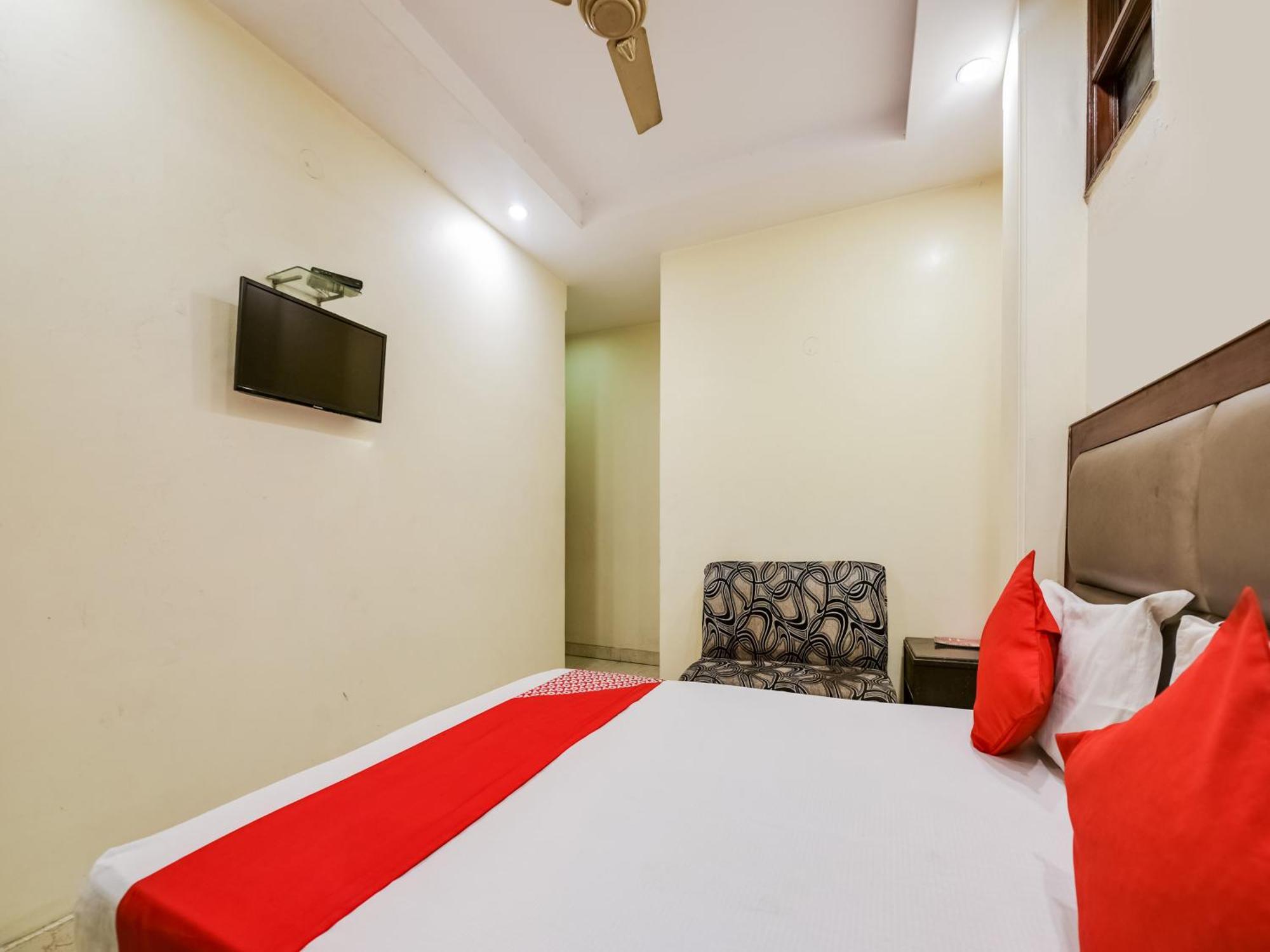 Hotel Oyo West India New Delhi