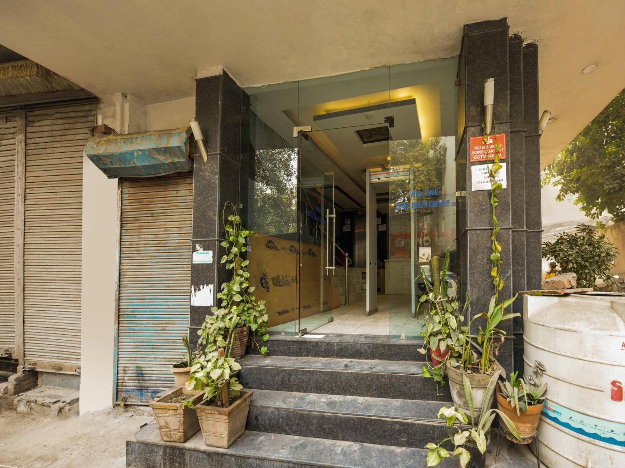 Oyo West India Hotel 3*