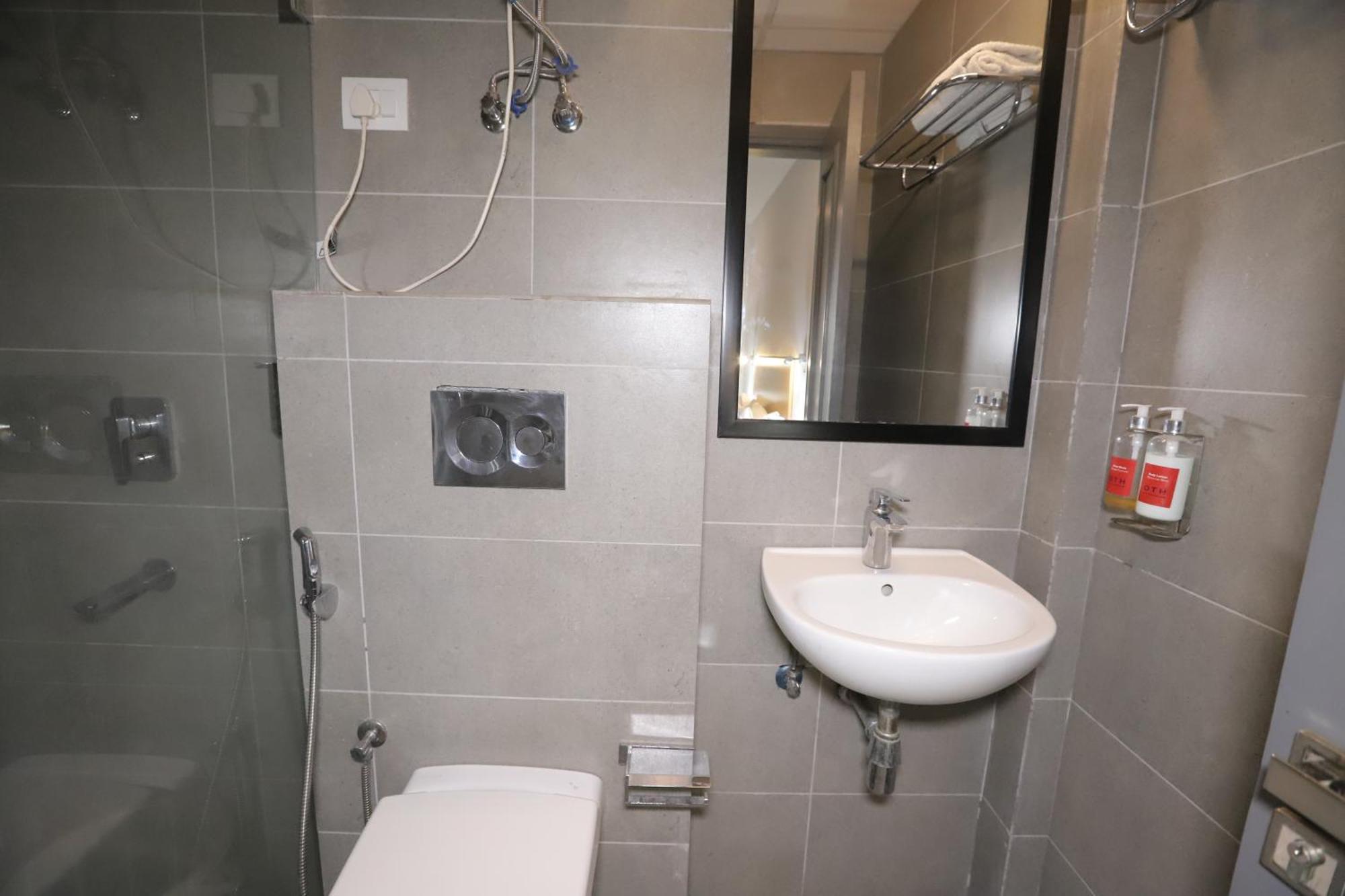 Qotel Ip Residency East Delhi Preet Vihar