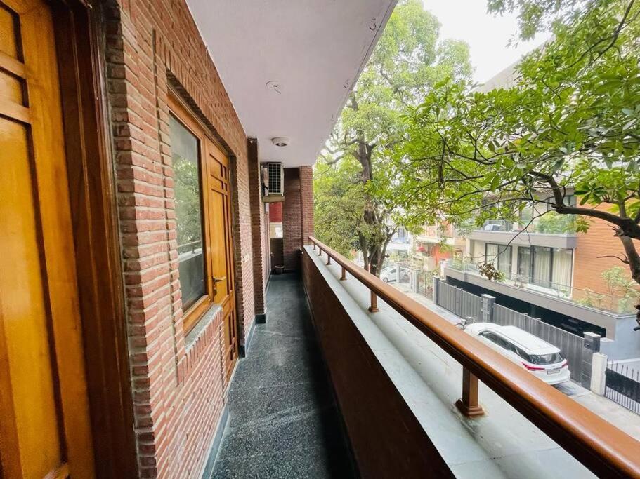 Fortune Service 4bhk,d-36, Saket * New Delhi
