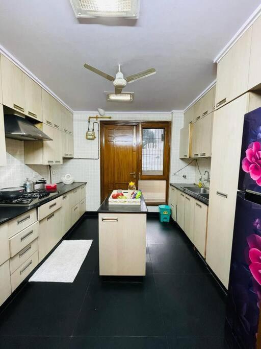 Fortune Service 4bhk,d-36, Saket