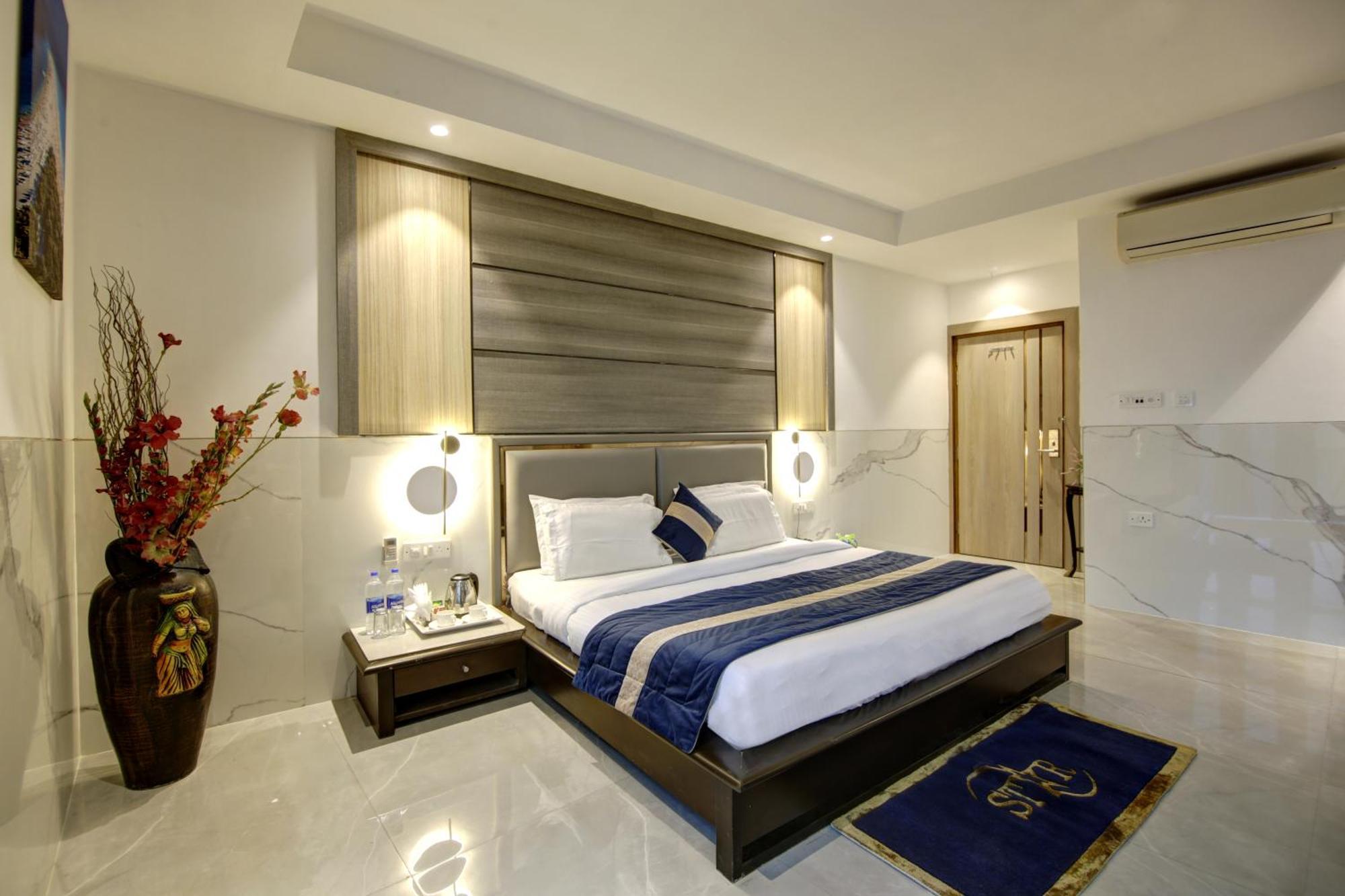 Hotel Delhi 37 Near - Delhi Airport