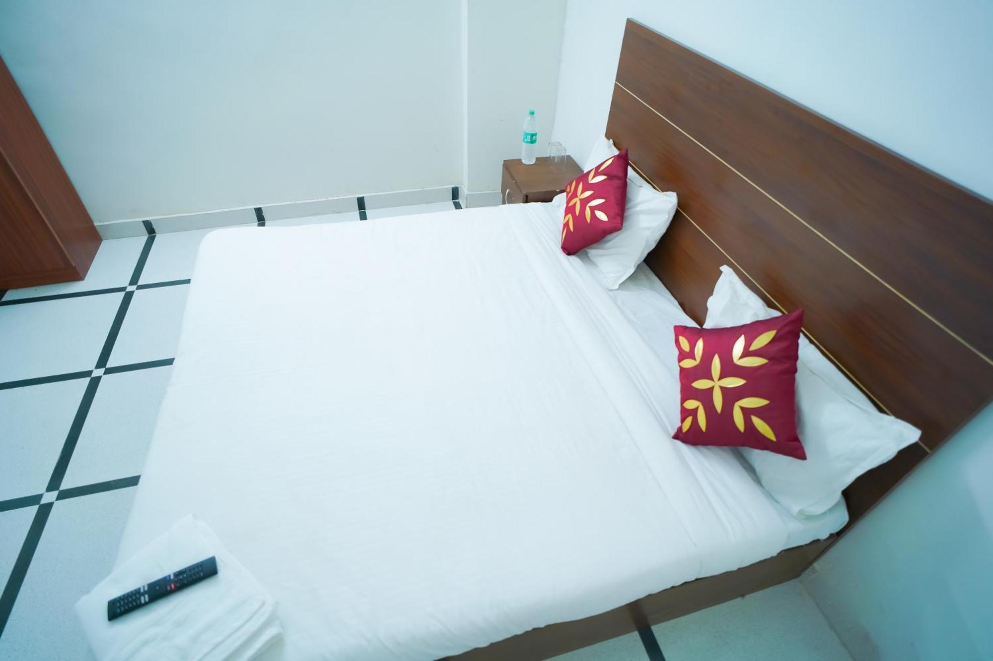 Hotel Private In Jagatpuri- Near Anand Vihar