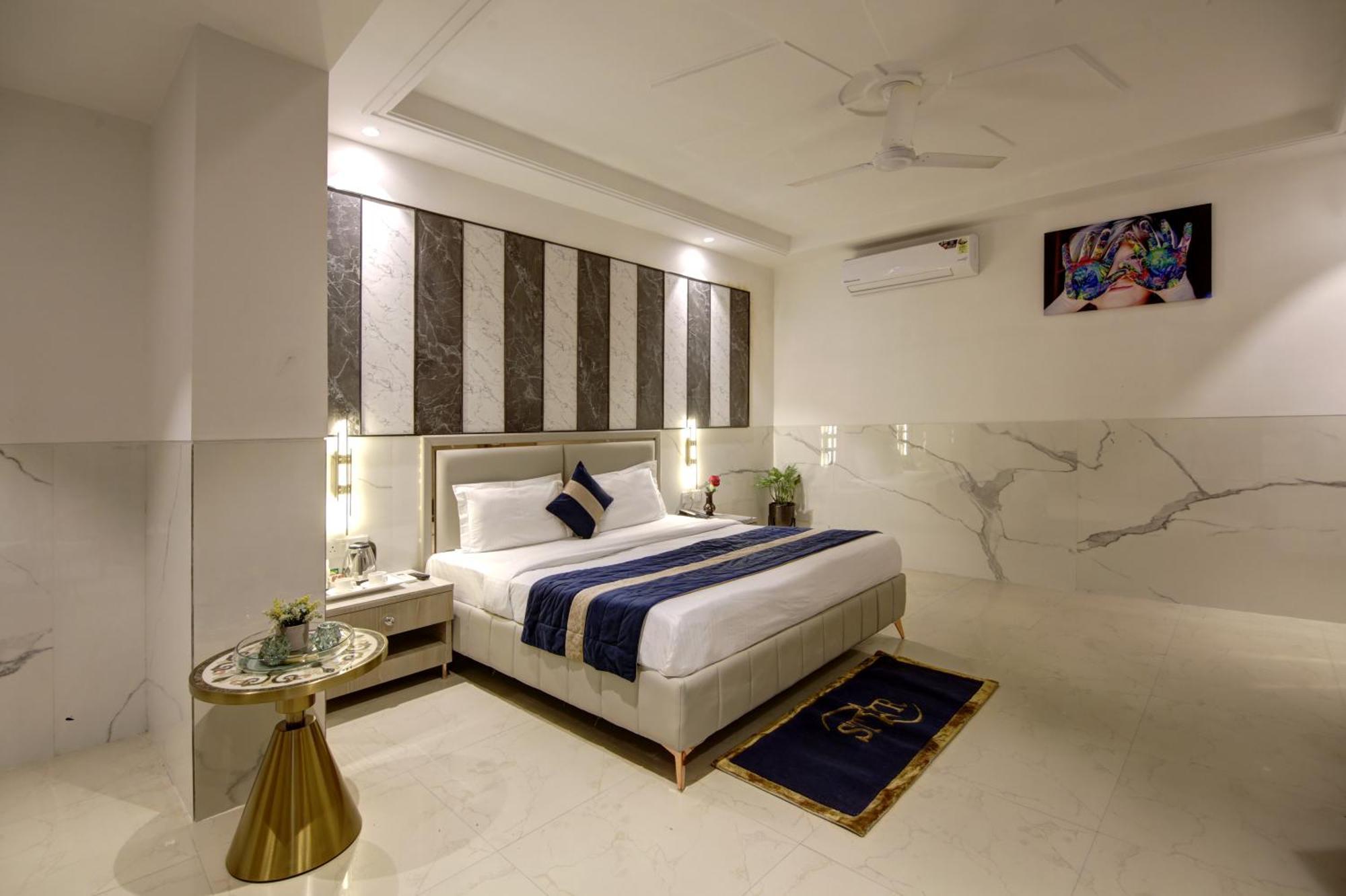 Delhi 37 Near - Delhi Airport Hotel 3*