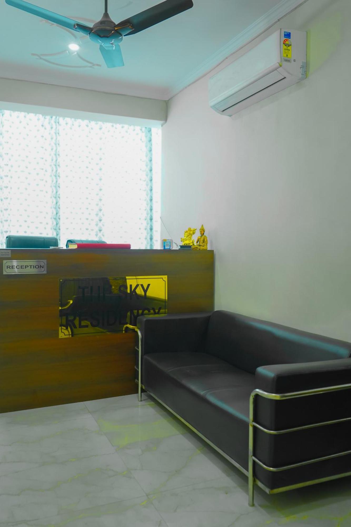 Dream Sky - Near Utam Nagar Hotel 3*