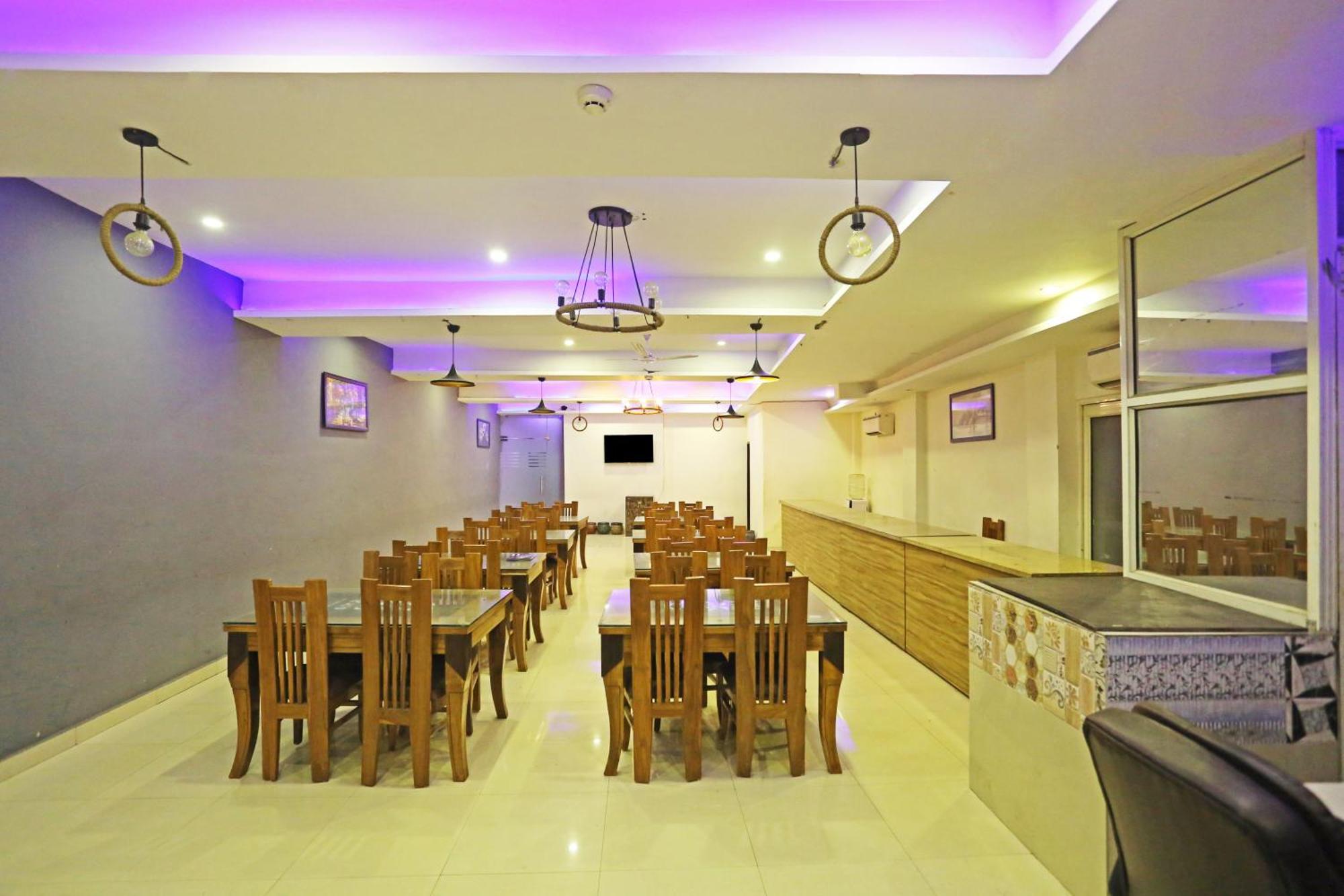 De Kiara Near Delhi Airport Hotel 4*