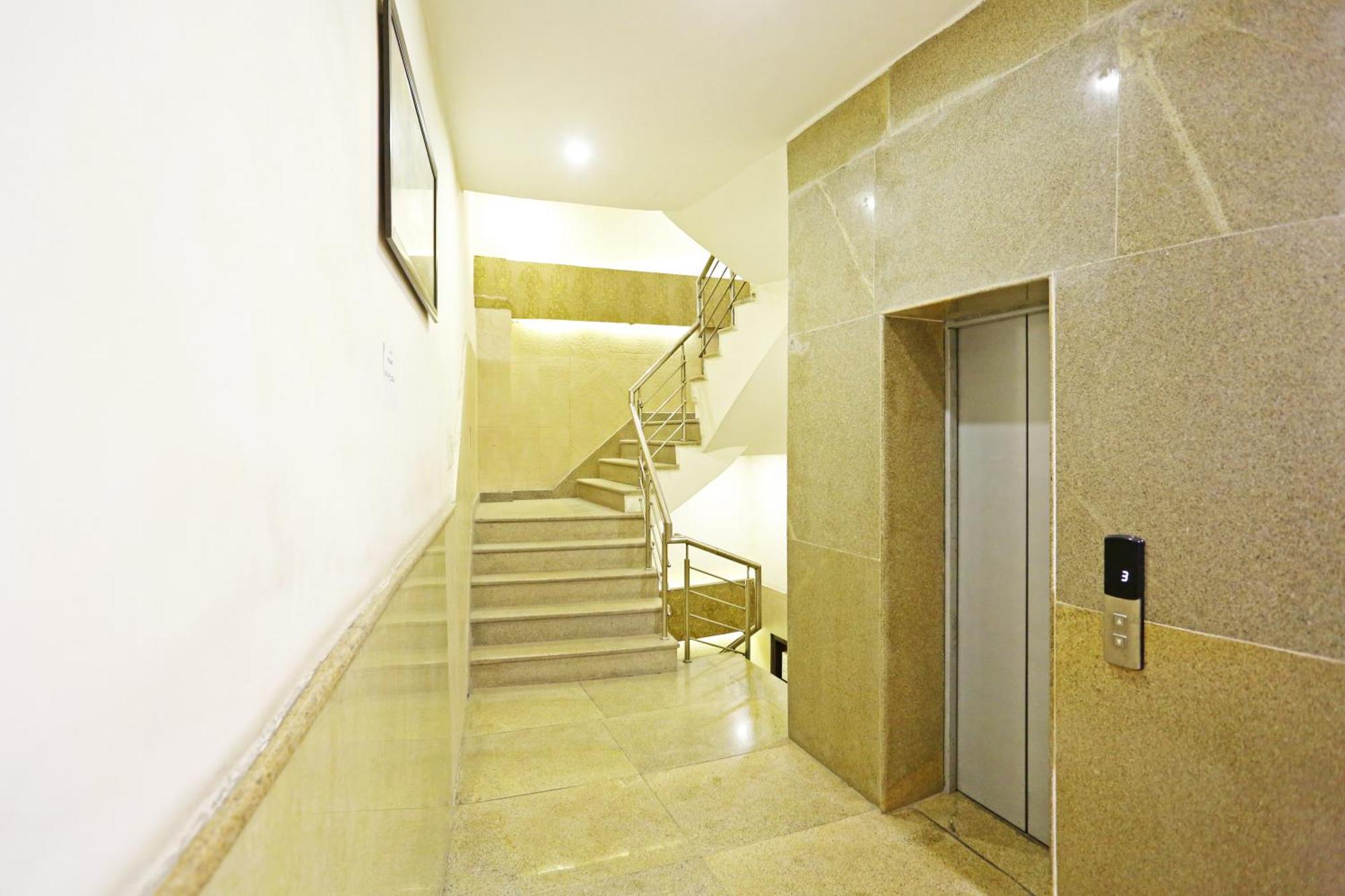 De Kiara Near Delhi Airport Hotel