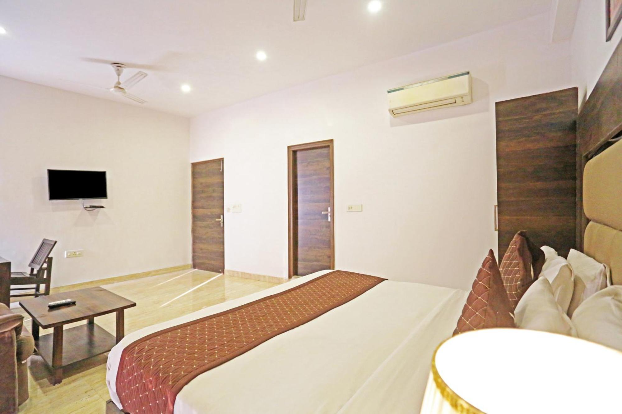Hotel De Kiara Near Delhi Airport Nova Deli