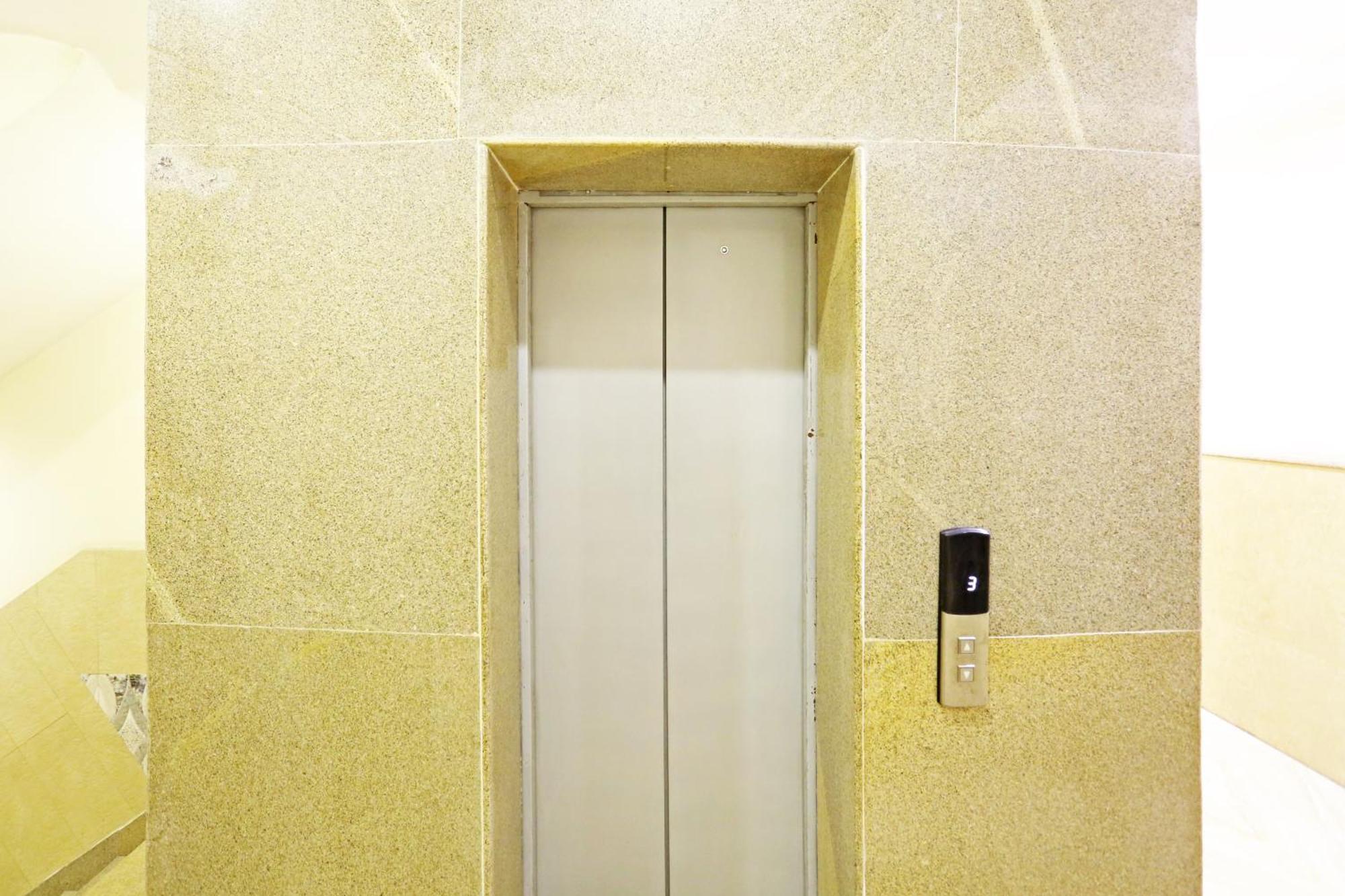 Hotel De Kiara Near Delhi Airport