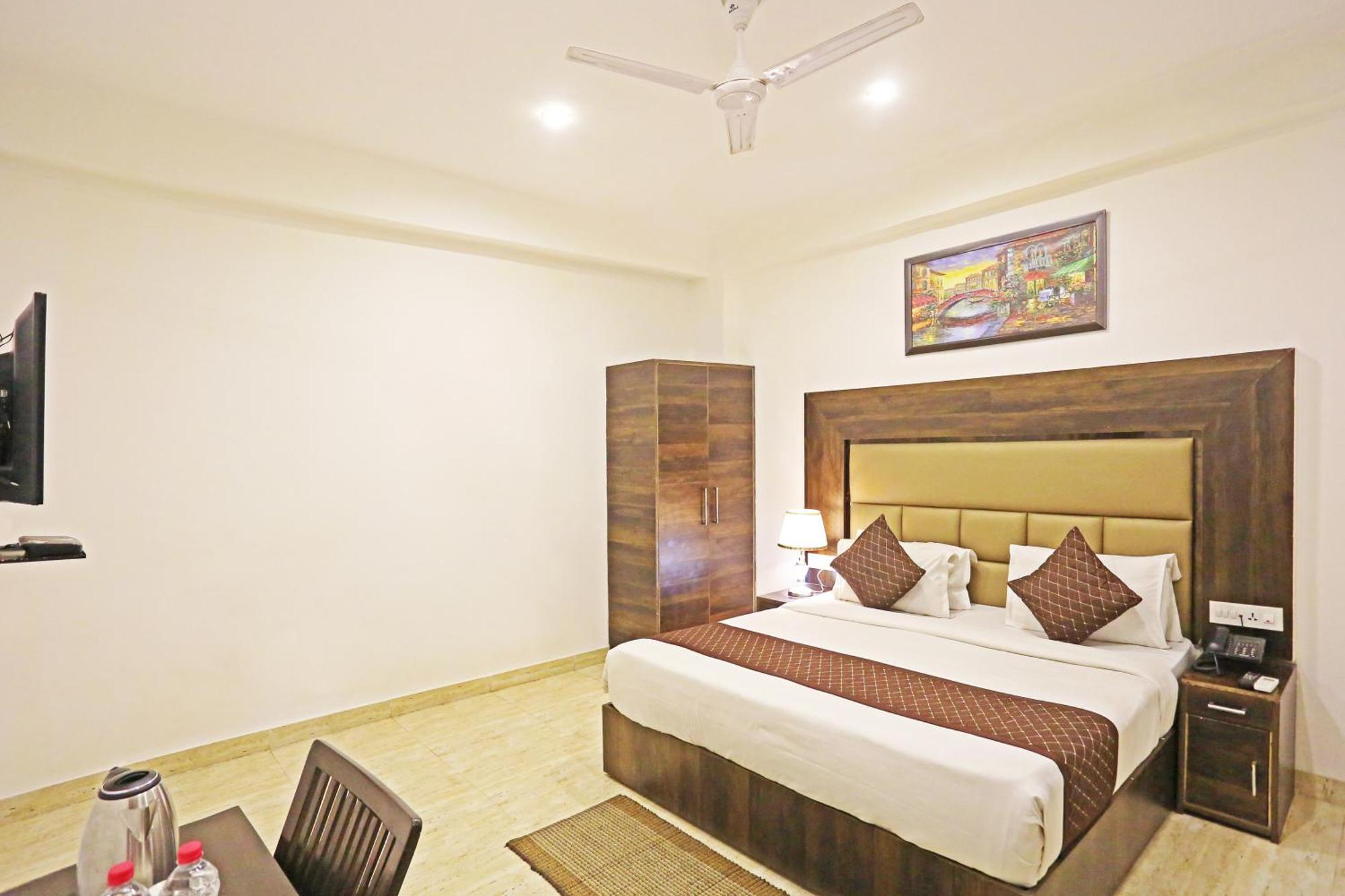 De Kiara Near Delhi Airport Hotel