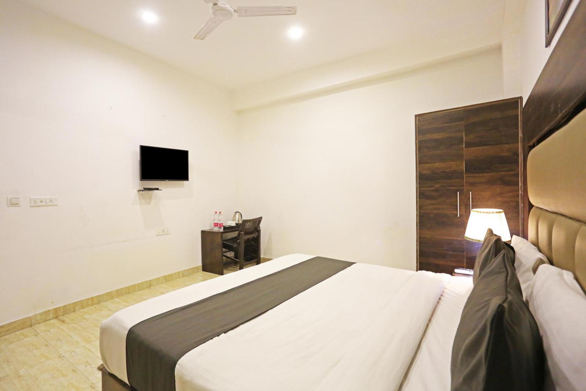 Hotel De Kiara Near Delhi Airport