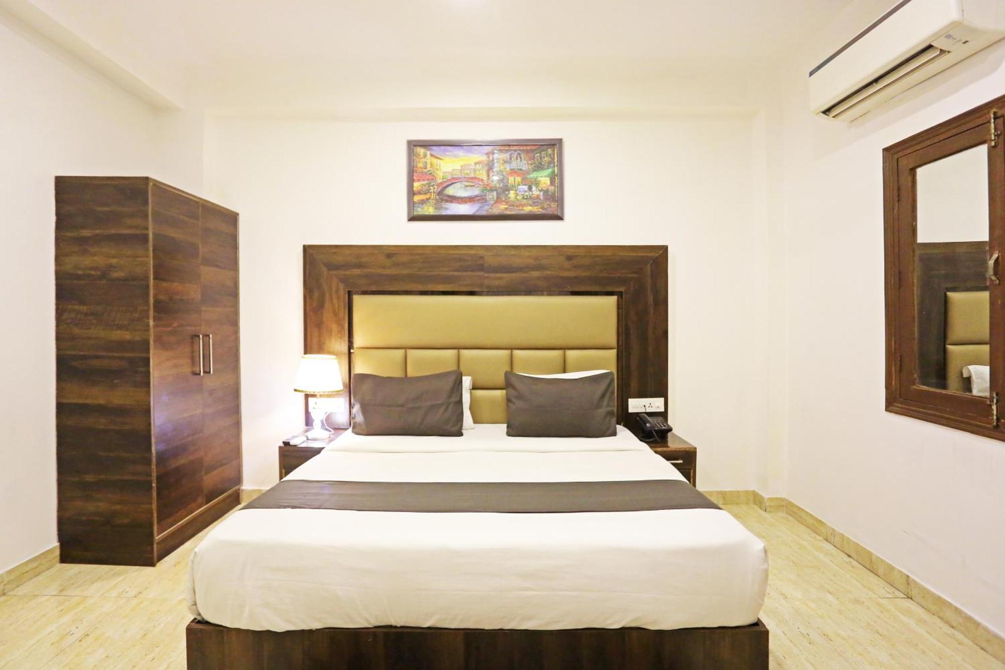 De Kiara Near Delhi Airport Hotel