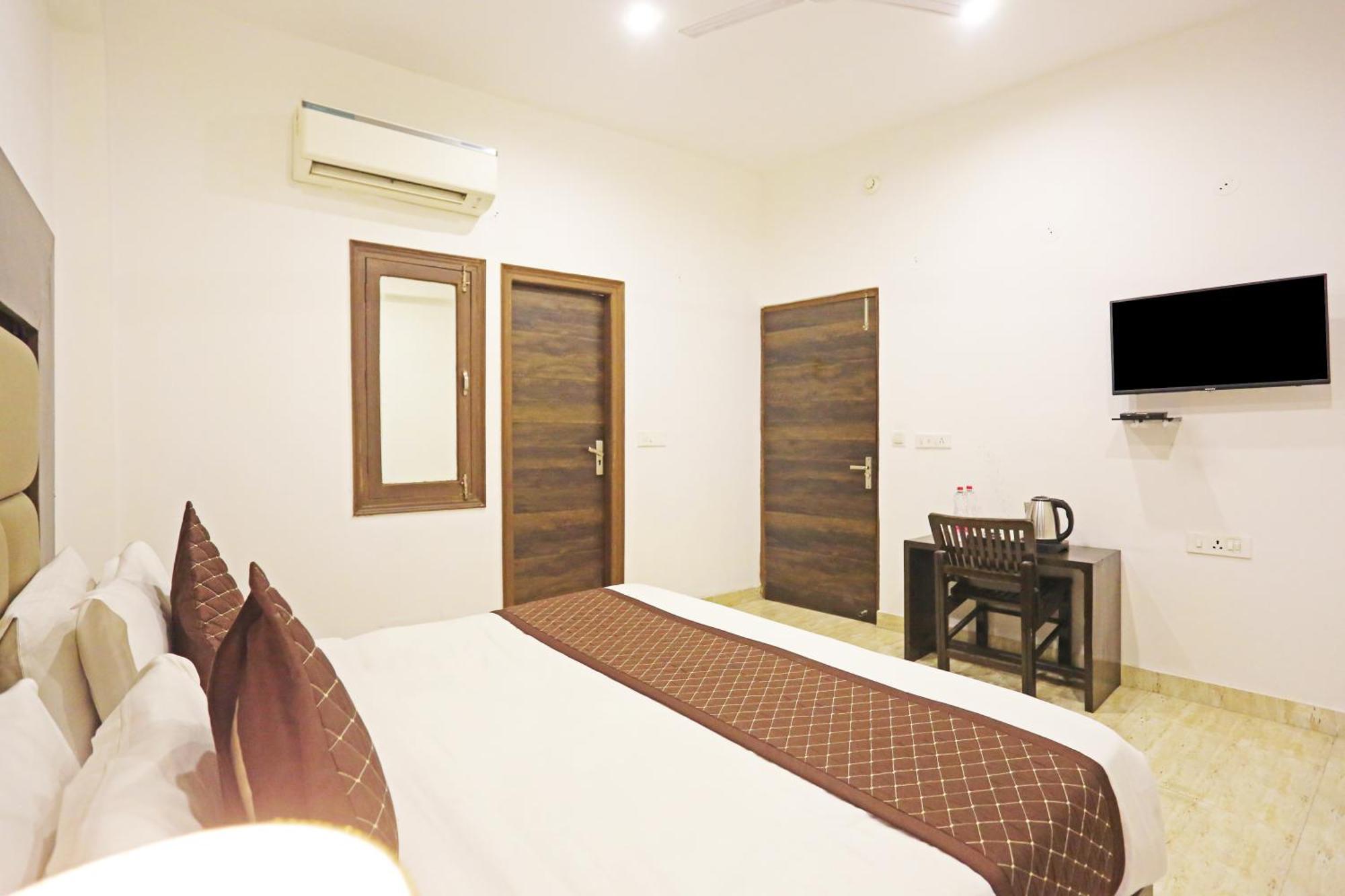 De Kiara Near Delhi Airport 4*