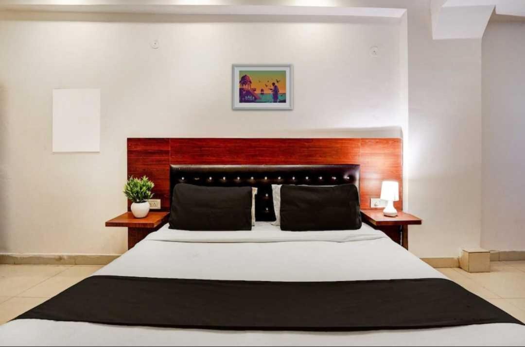 O Anshu New Delhi