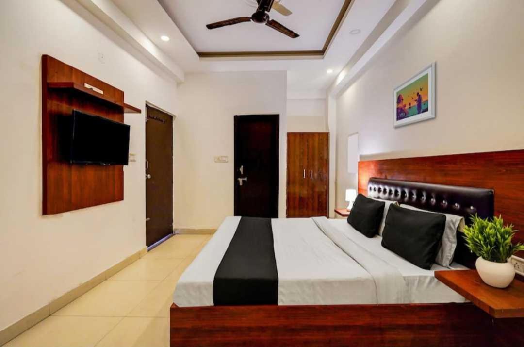 Hotel O Anshu New Delhi