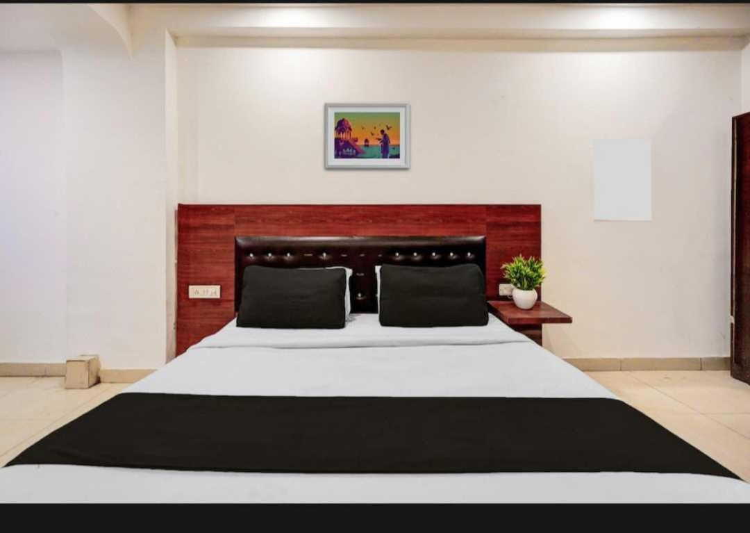 O Anshu Hotel New Delhi