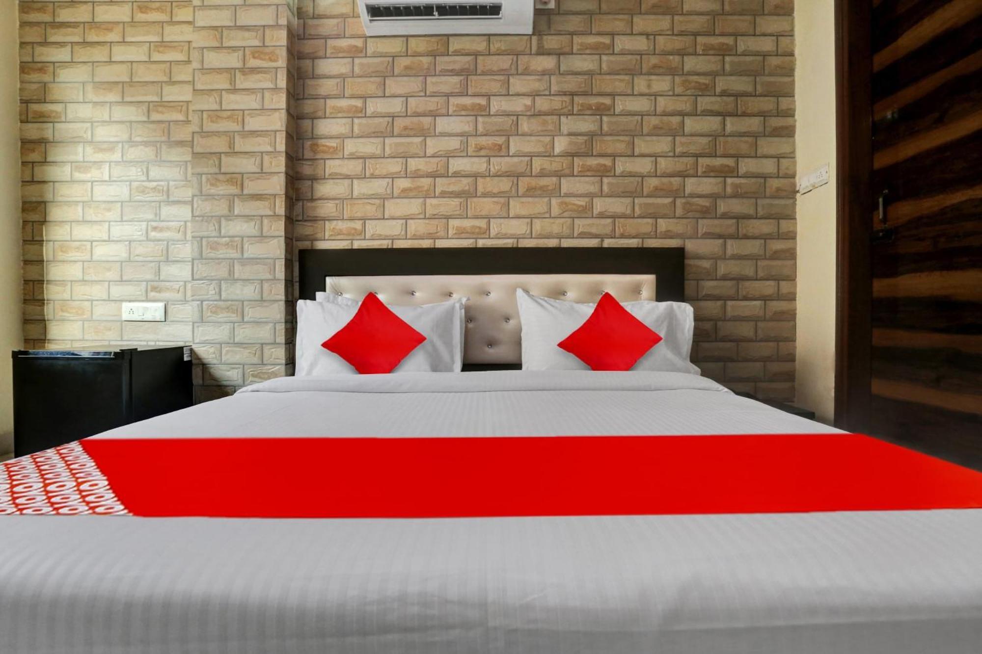 O Metro Height's Near Nangloi Railway Metro Station Hotel Delhi (National Capital Territory of India)