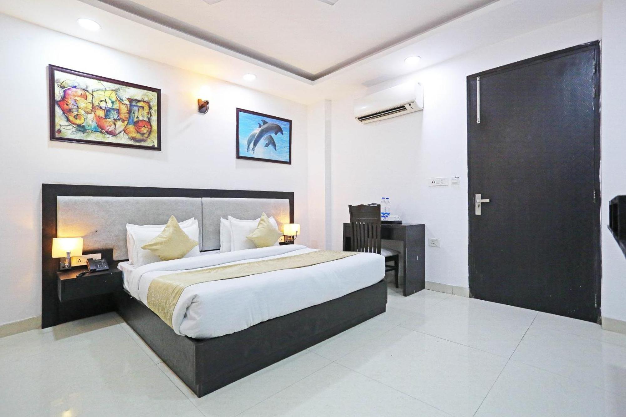Airport Swan Near Delhi Airport 4*